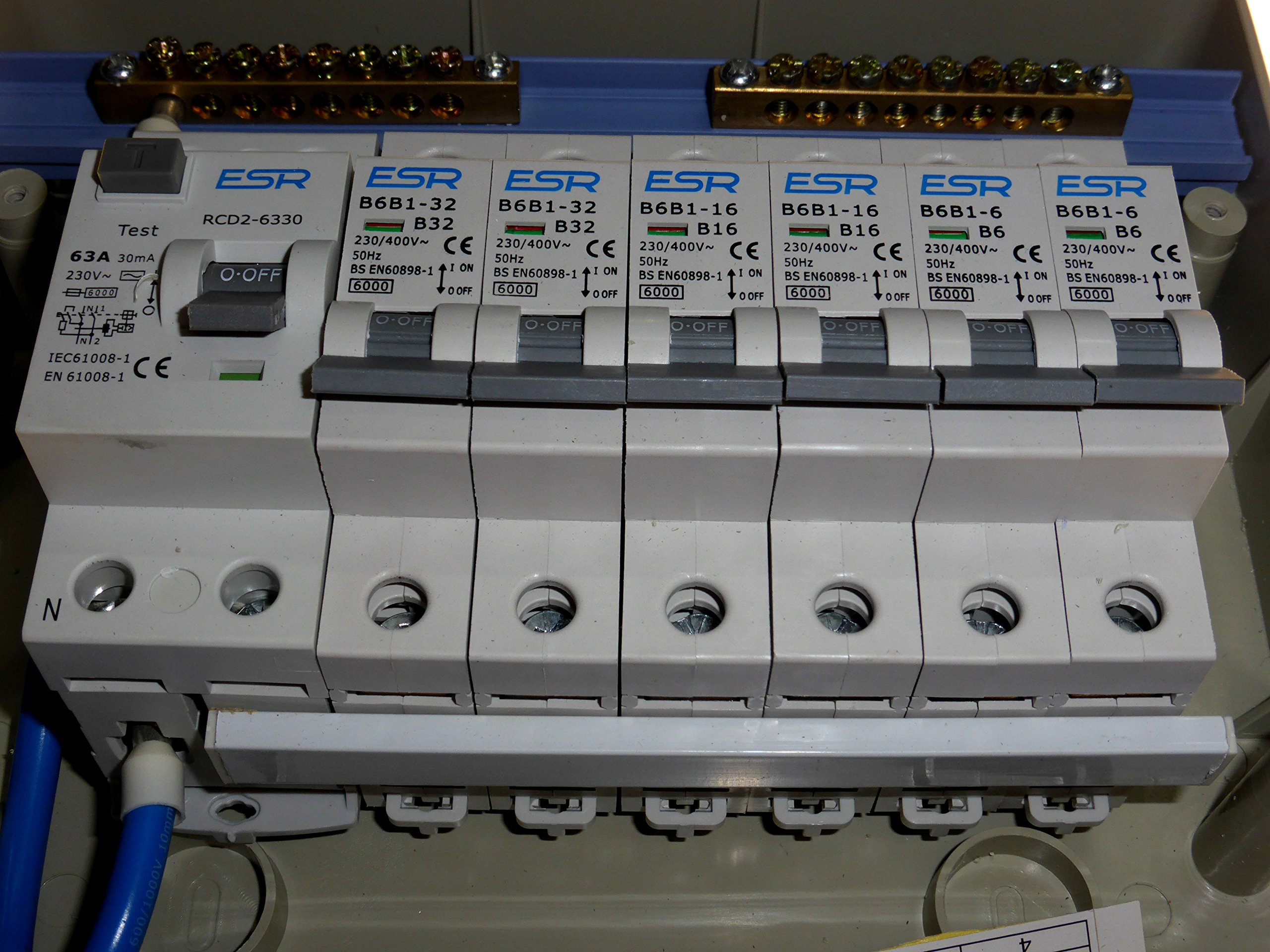 Tableau 2 Rangées Pré-équipé 2 Inter. Diff. 63A 10 Disjoncteurs - ABB