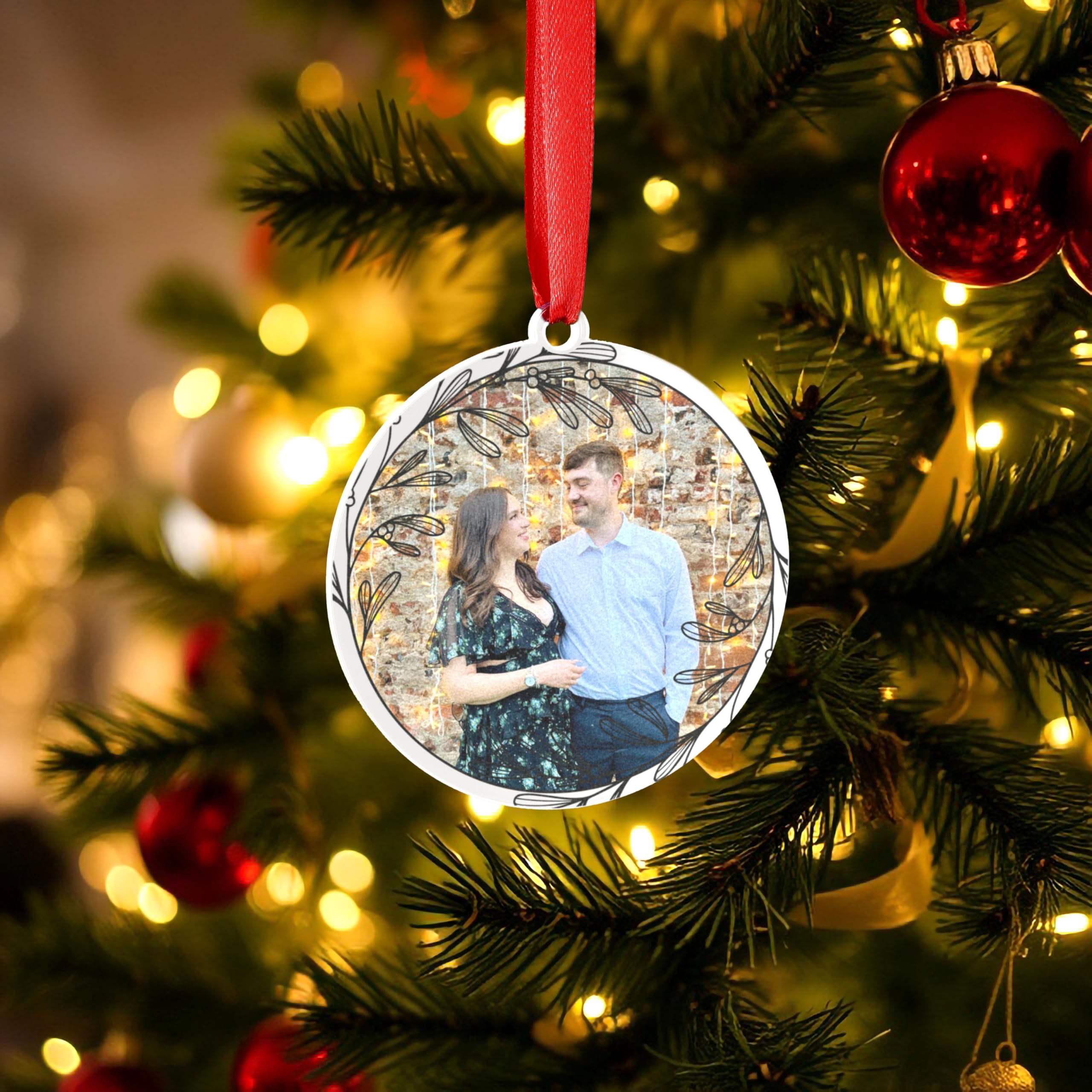 A1 Graphics Ltd White Personalised Christmas Bauble Ornament Decoration Couples Gift Newly Weds Engagement Wedding Present Photo Wreath Design (White)