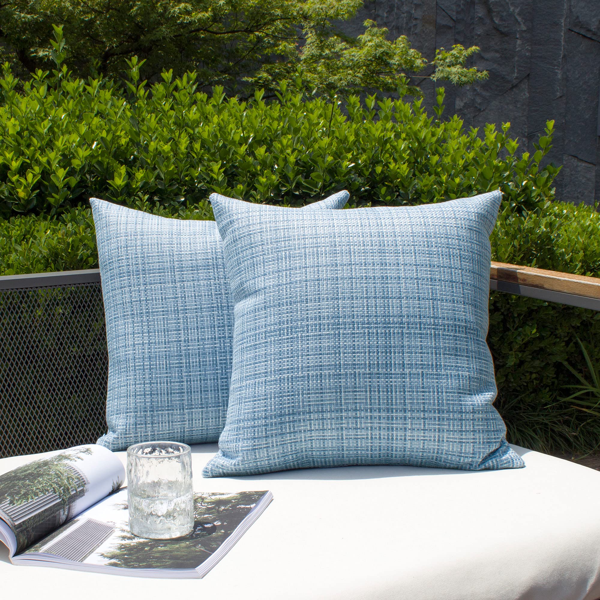 Housse de coussin imperméable 61x61 cm : finis les coussins mouillés dans le jardin