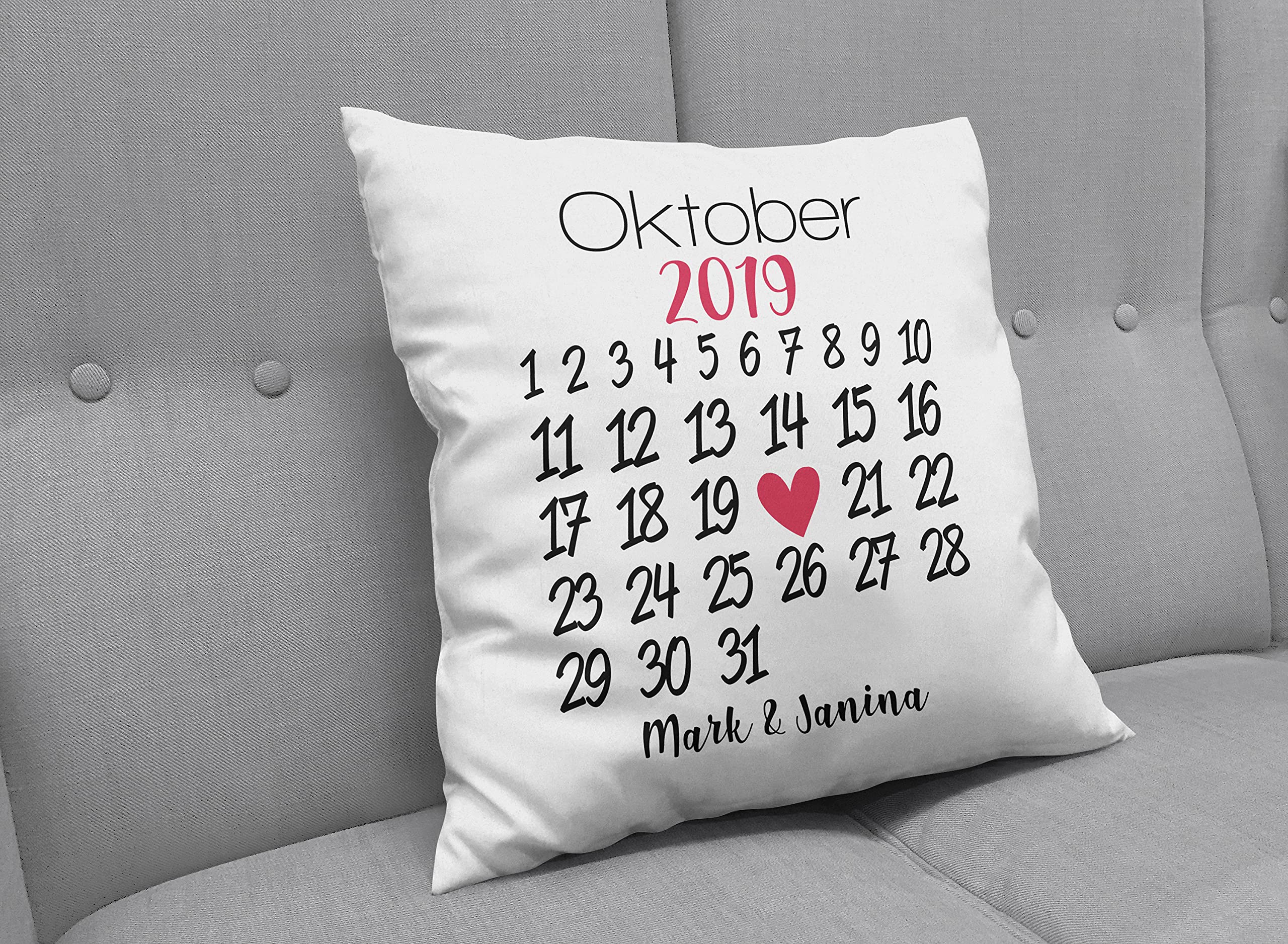 Liebes Kissen mit Spruch ''Kalender'' - Personalisiert Freundin, Frau - Liebe - Liebesbeweis - Hochzeit - Romantisch (mit Kissen)