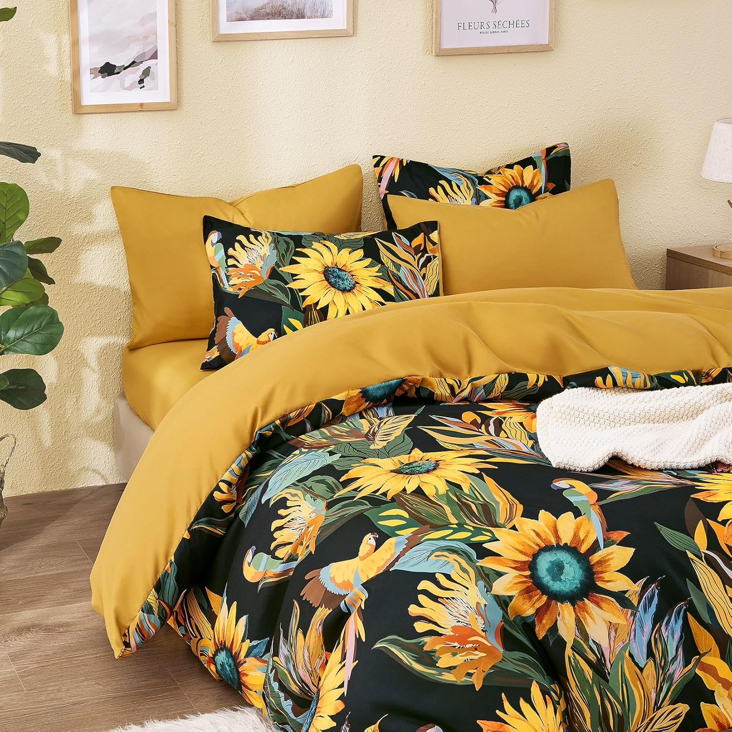 Wake In Cloud - Boho Duvet Cover Set, Floral Farmhouse Bohemian Chic Style with Colorful Sunflowers and Birds Pattern, Soft Lightweight Bedding, 3-Piece, Amber Black, Queen Size