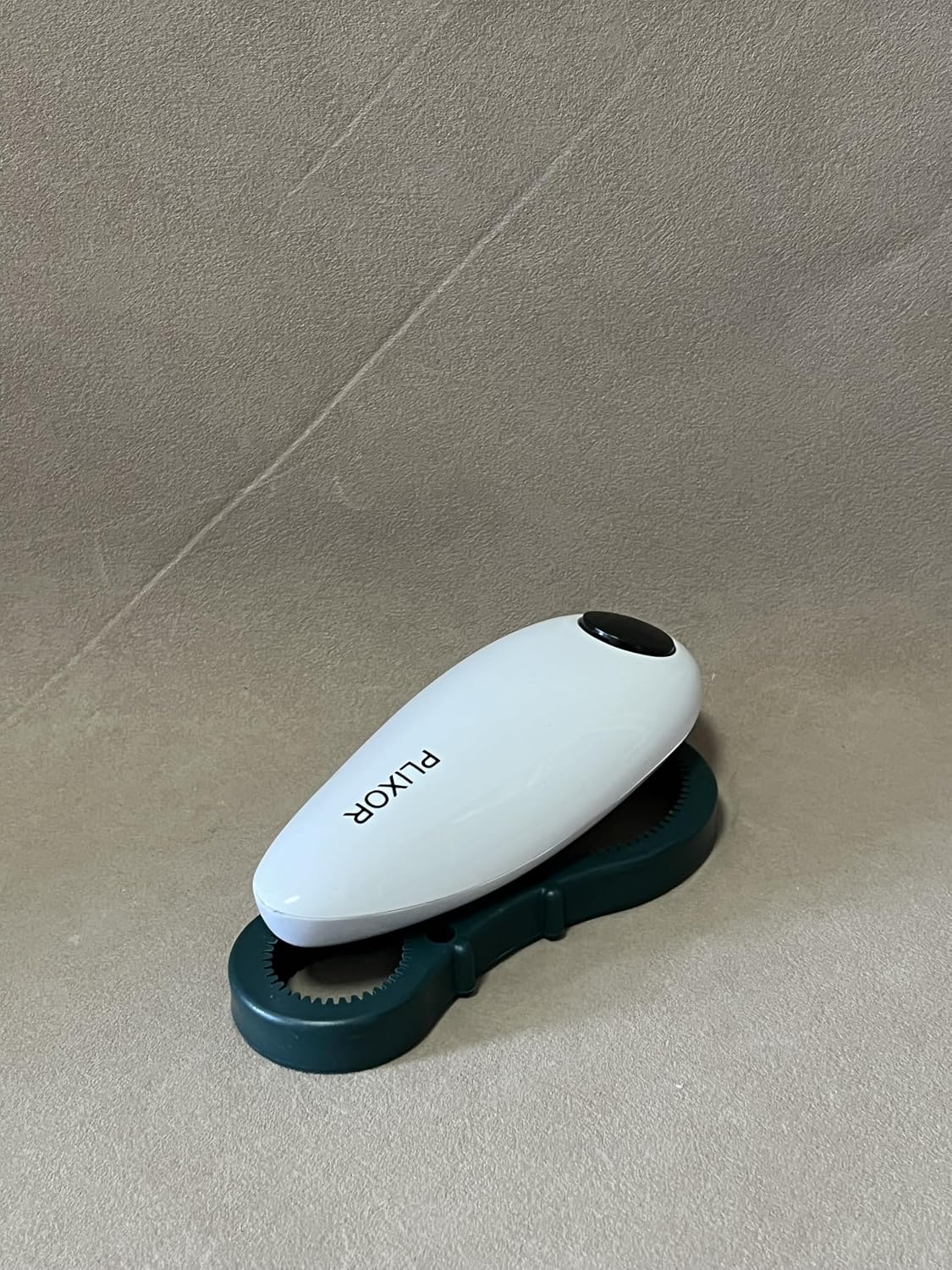 PLIXOR Can Openers, Electric, Automatic, Hands Free, Smooth Edge, Safe for All Can Sizes, White