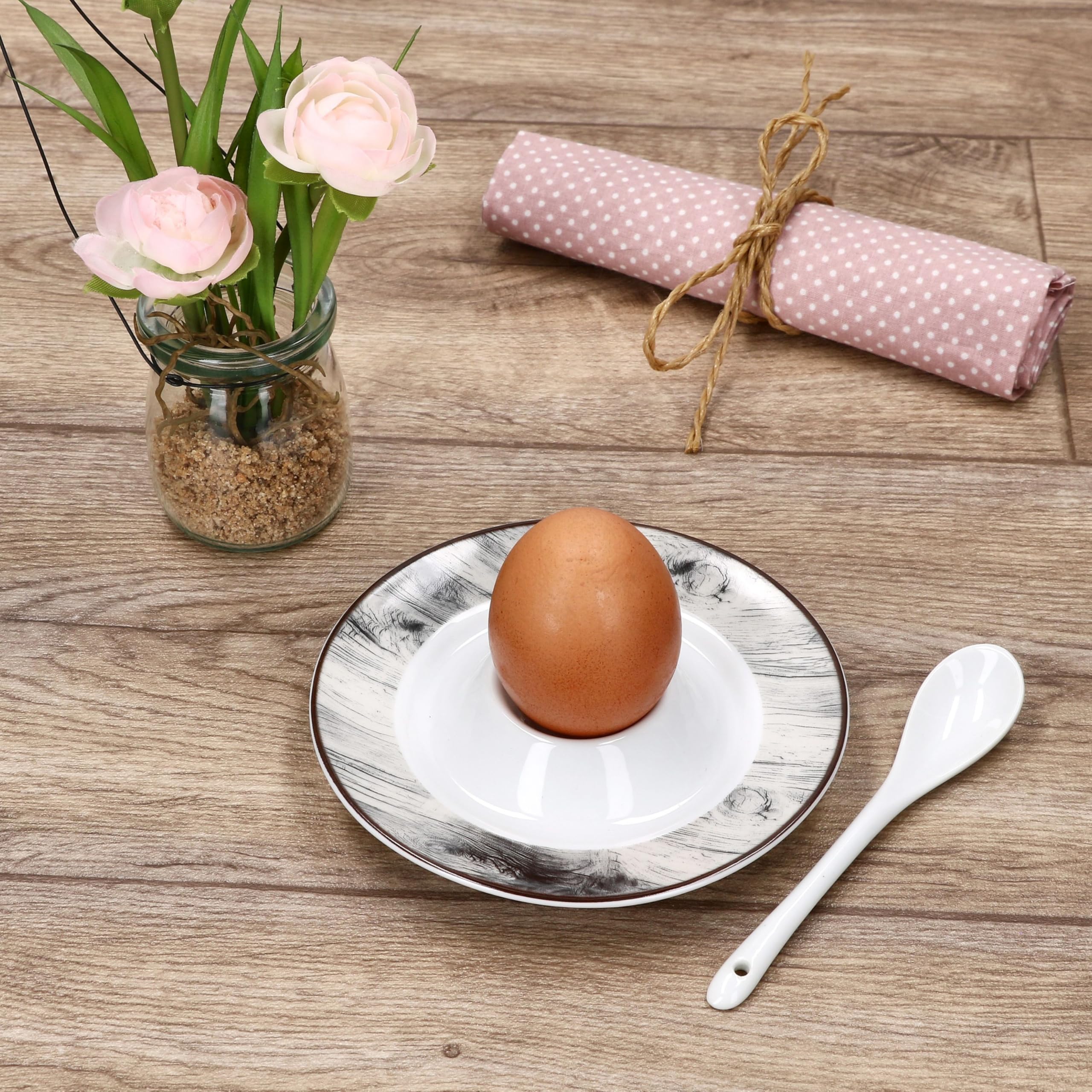 MamboCat 6er Set Alois Eierbecher mit Ablage I 6 Personen I Ø 13,2cm I runde Porzellan-Eierbecher mit Holz-Optik für das Frühstücksei I weiße Flache Eierbecher für Brunch & Buffet Küche