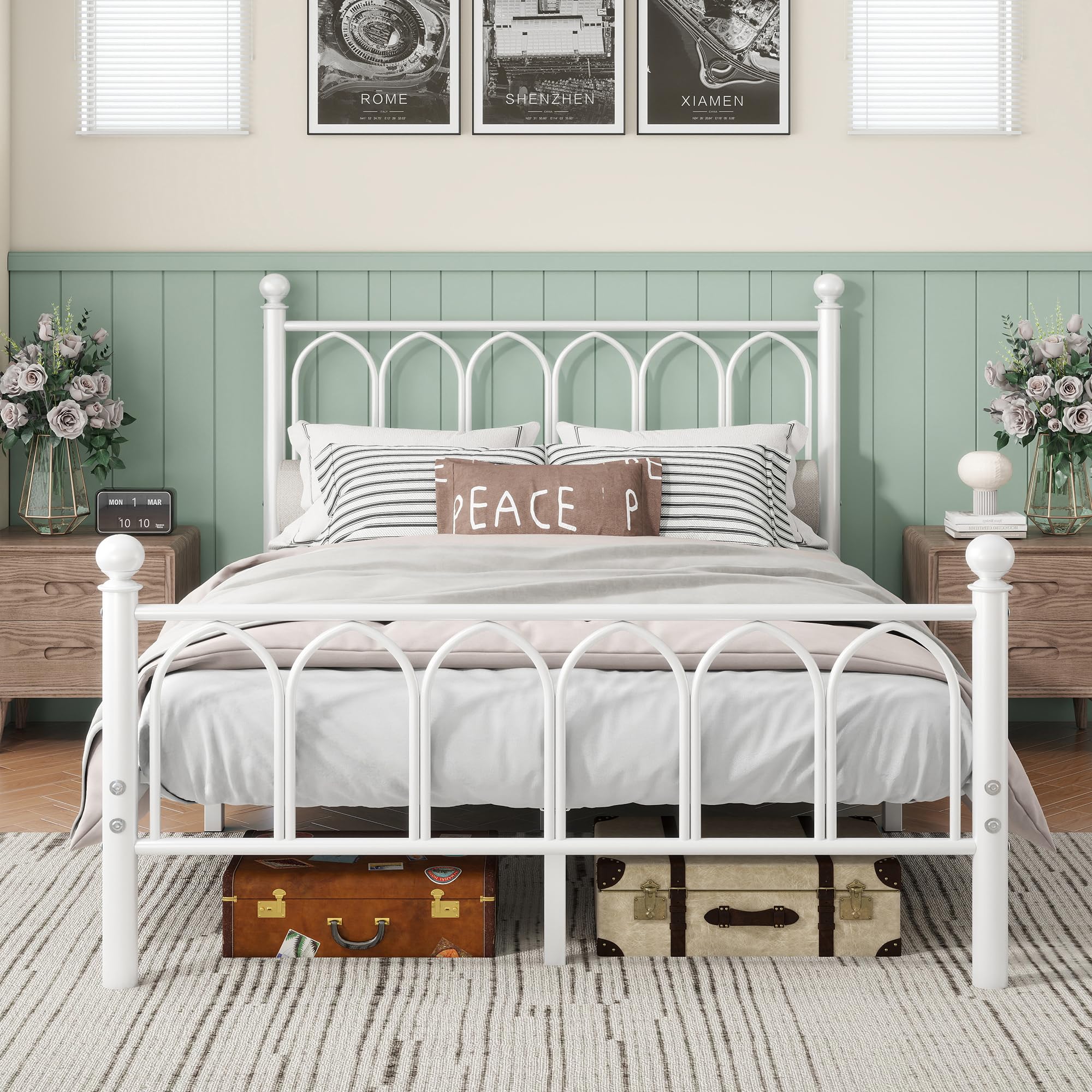 Lit moderne en métal 140 x 190 cm avec sommier à lattes, lit double/simple, cadre de lit avec tête de lit et pied de lit, lit d'invité, lit d'adolescent, pour chambre à coucher, chambre d'amis