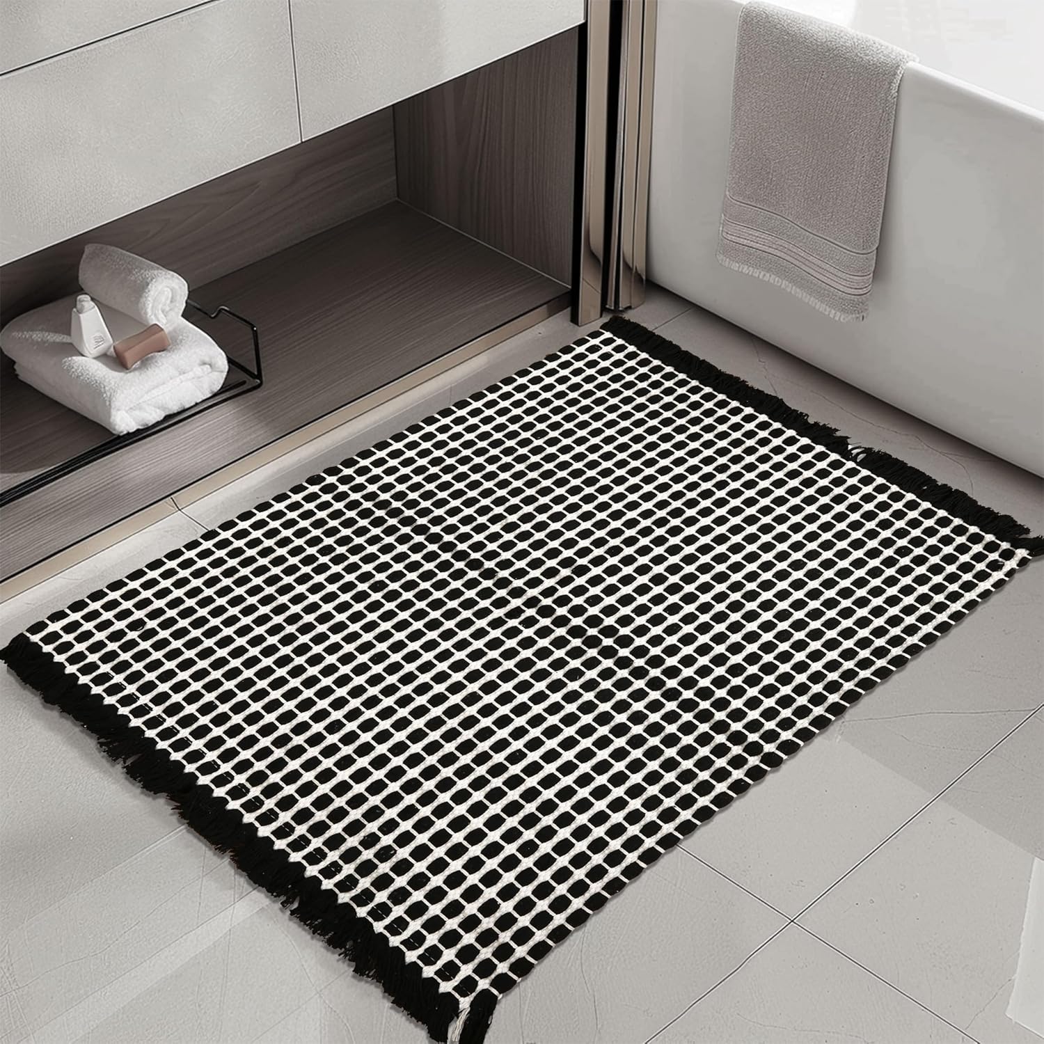 Amazon.com: Siiluminisoy Bathroom Rugs, Bath Mat Rug with Tassels Black ...