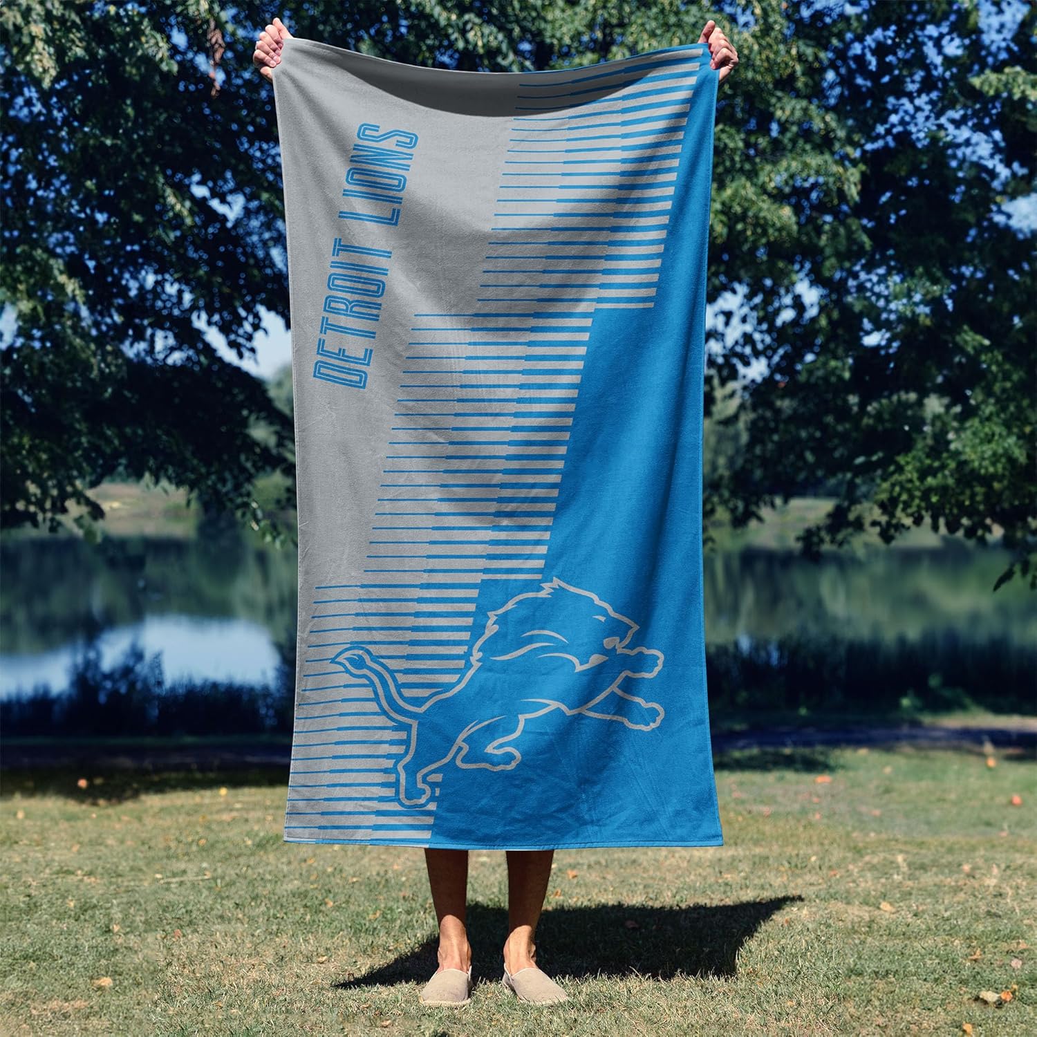 Northwest Detroit Lions NFL Progression Jacquard Beach Towel 36 x 72 Inches - Image 4