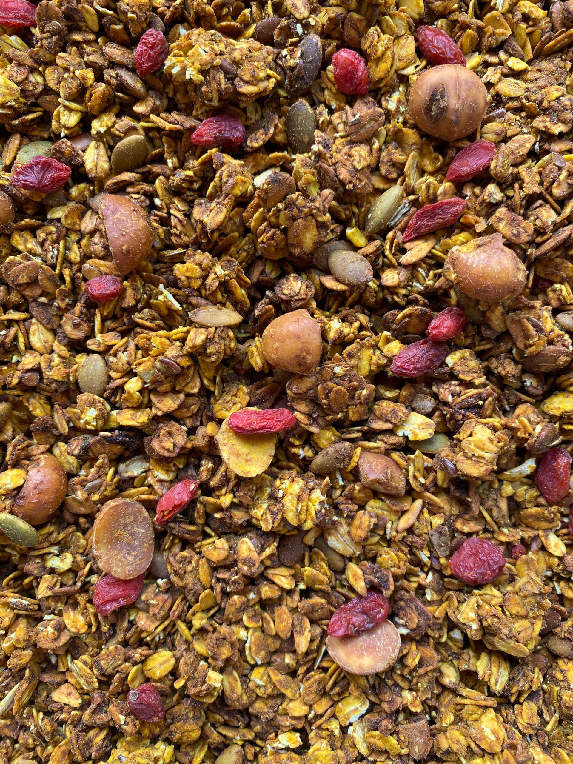 Granola Ecológica y Artesana, 0% Azucares Añadidos, Cúrcuma, Pimienta Negra, Jengibre, Macadamias y Bayas de Goji, Pasta de Dátiles, Semillas de Calabaza y Lino Marrón (Pack: 3 bolsas x 300g)