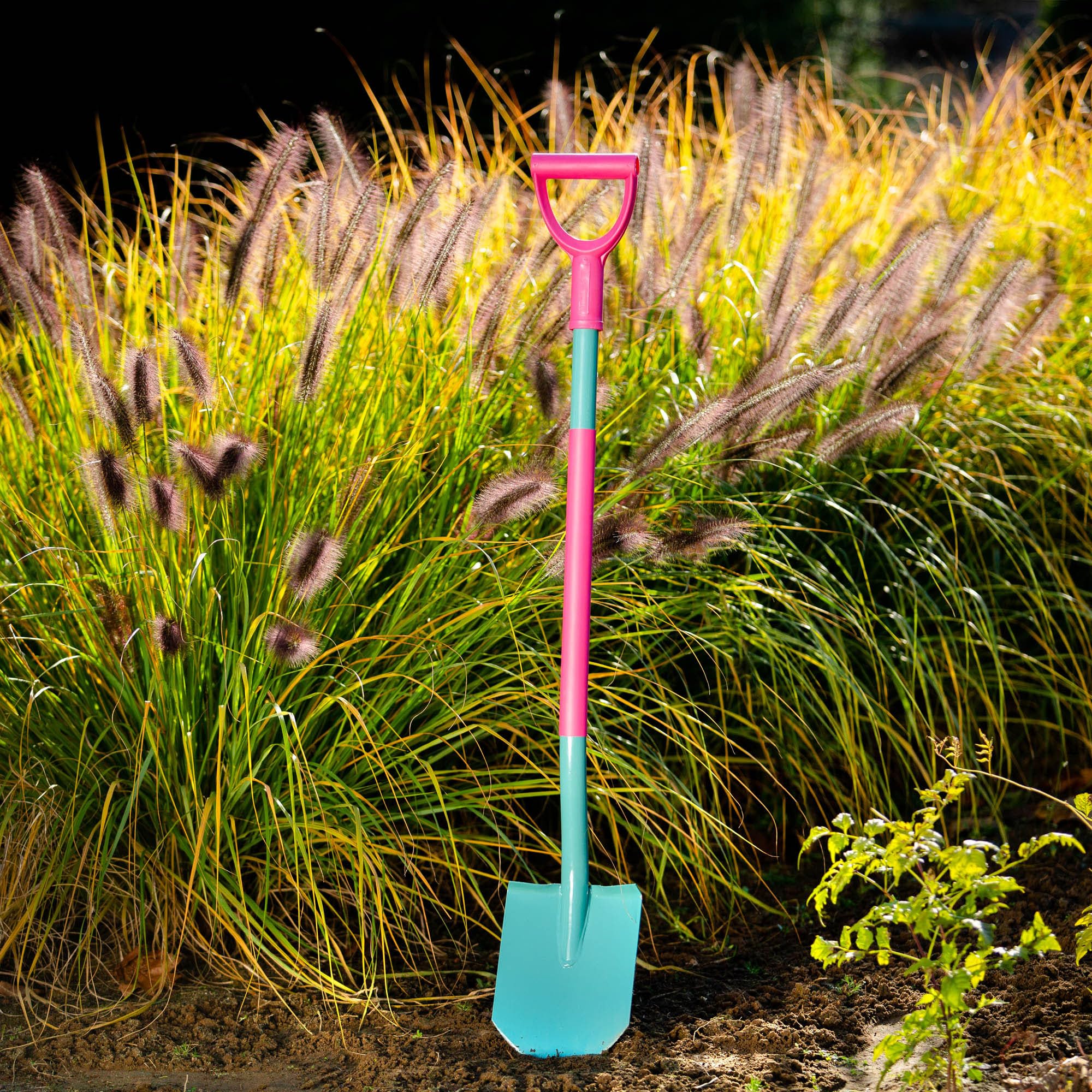 KADAX Gartenwerkzeug-Set, 4er Set, Metall Spaten, Rechen und Hacke, Gartenwerkzeug für Damen, Inclusive Handschuhe, Gartenset, Gartengeräte