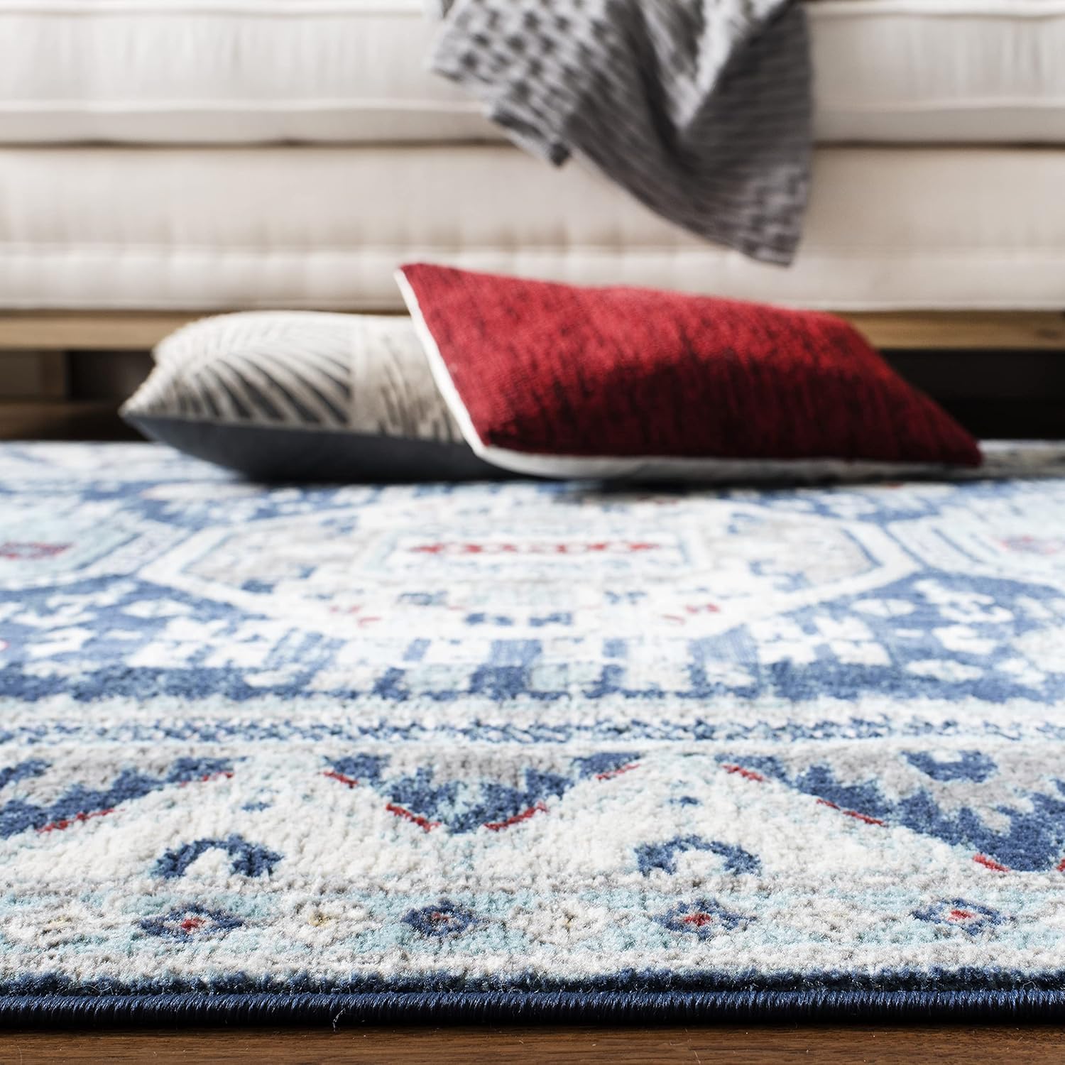 SAFAVIEH Kazak Collection Runner Rug - 2' x 8', Blue & Creme, Traditional Design, Non-Shedding & Easy Care, Ideal for High Traffic Areas in Living Room, Bedroom (KZK118D)