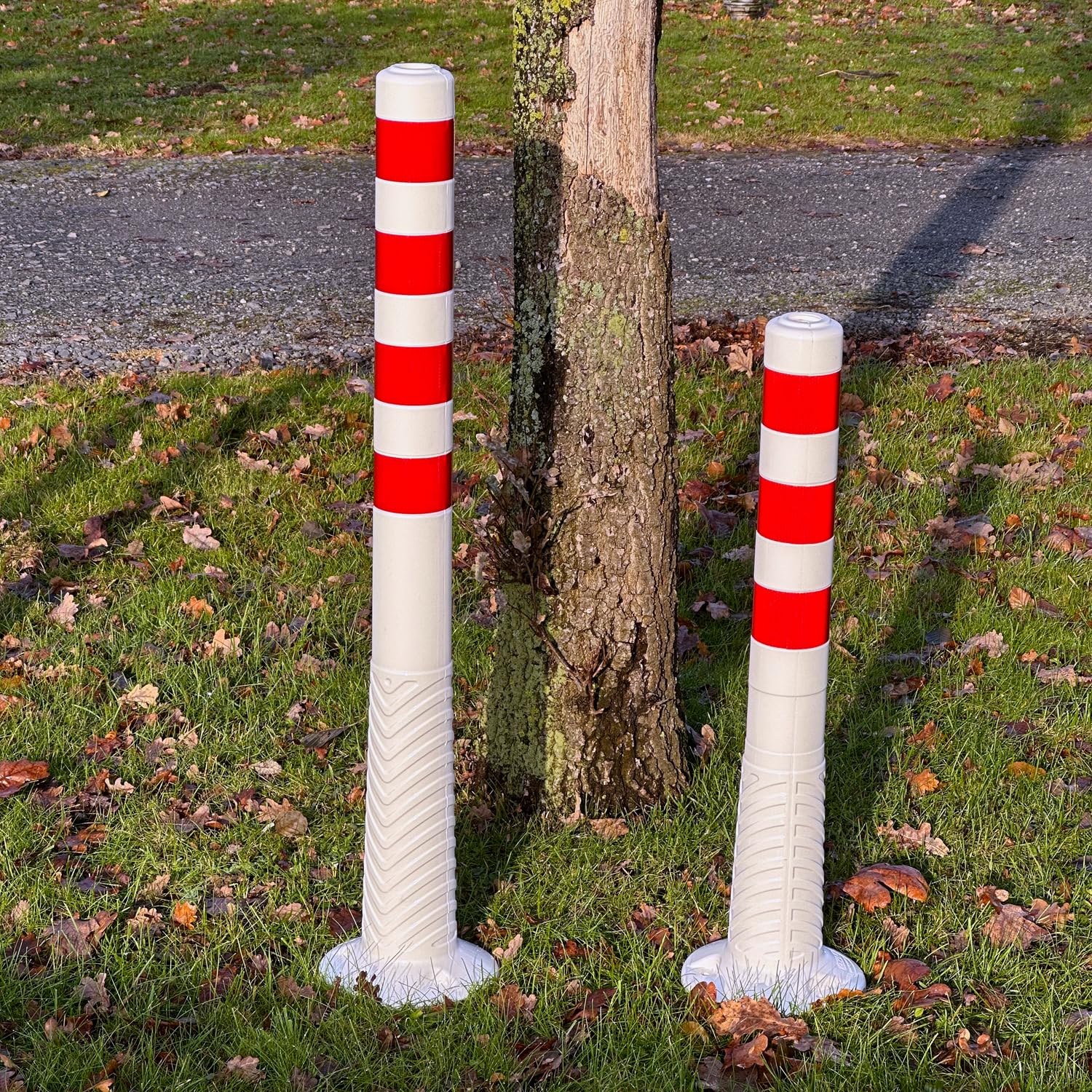 UvV-Reflex Absperrpfosten, Poller 75 oder 100 cm hoch, flexibel weiß, RA2B rote reflektierende Folie, selbstaufrichtend inkl. Befestigungsmaterial und Schrauböse (2, 100cm)