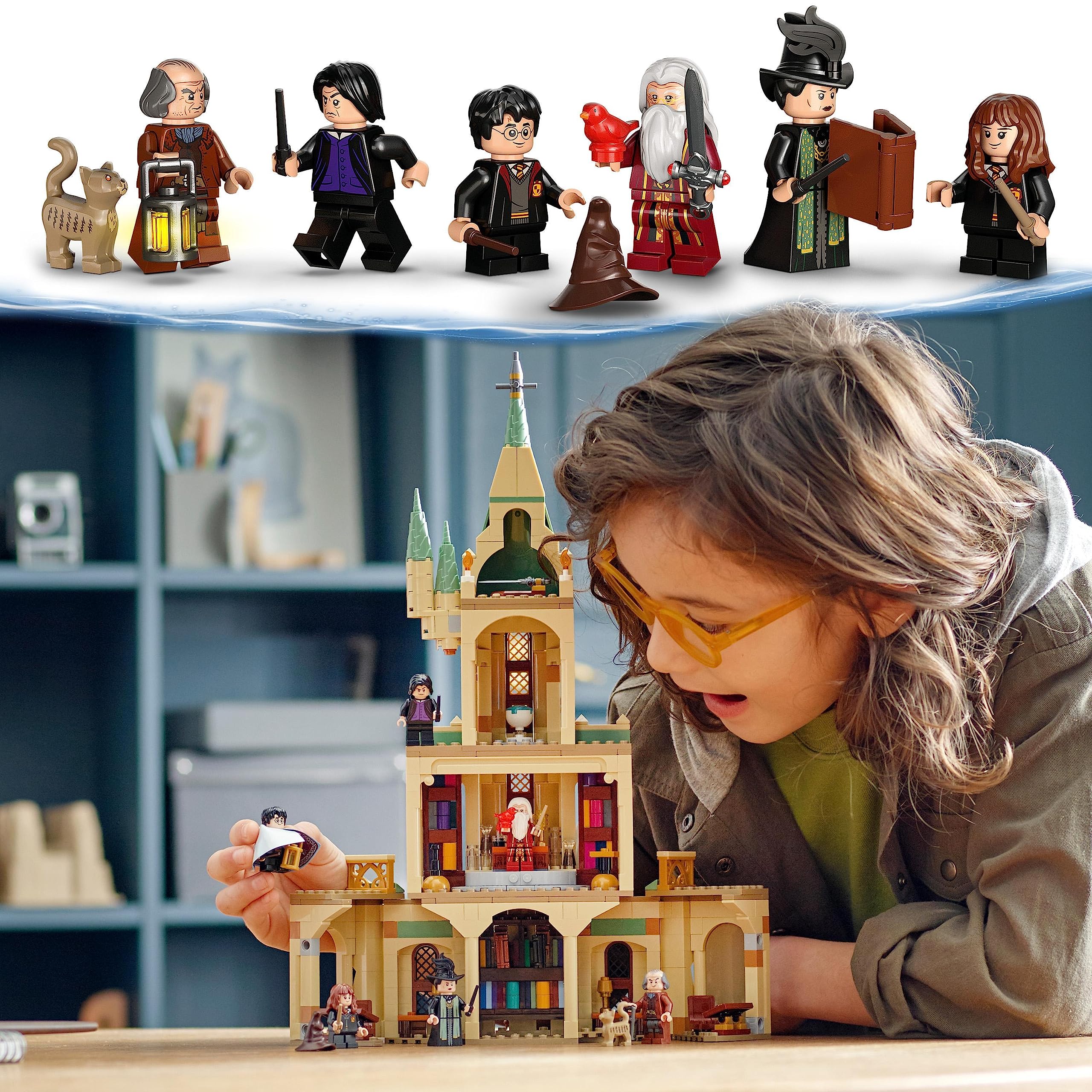 LEGO Harry Potter Komnata Dumbledore’a w Hogwarcie, Zabawka Konstrukcyjna dla 8-latka, Zamek dla Dzieci z Tiarą Przydziału i 6 Minifigurkami, Prezent dla Chłopca i Dziewczynki, 76402