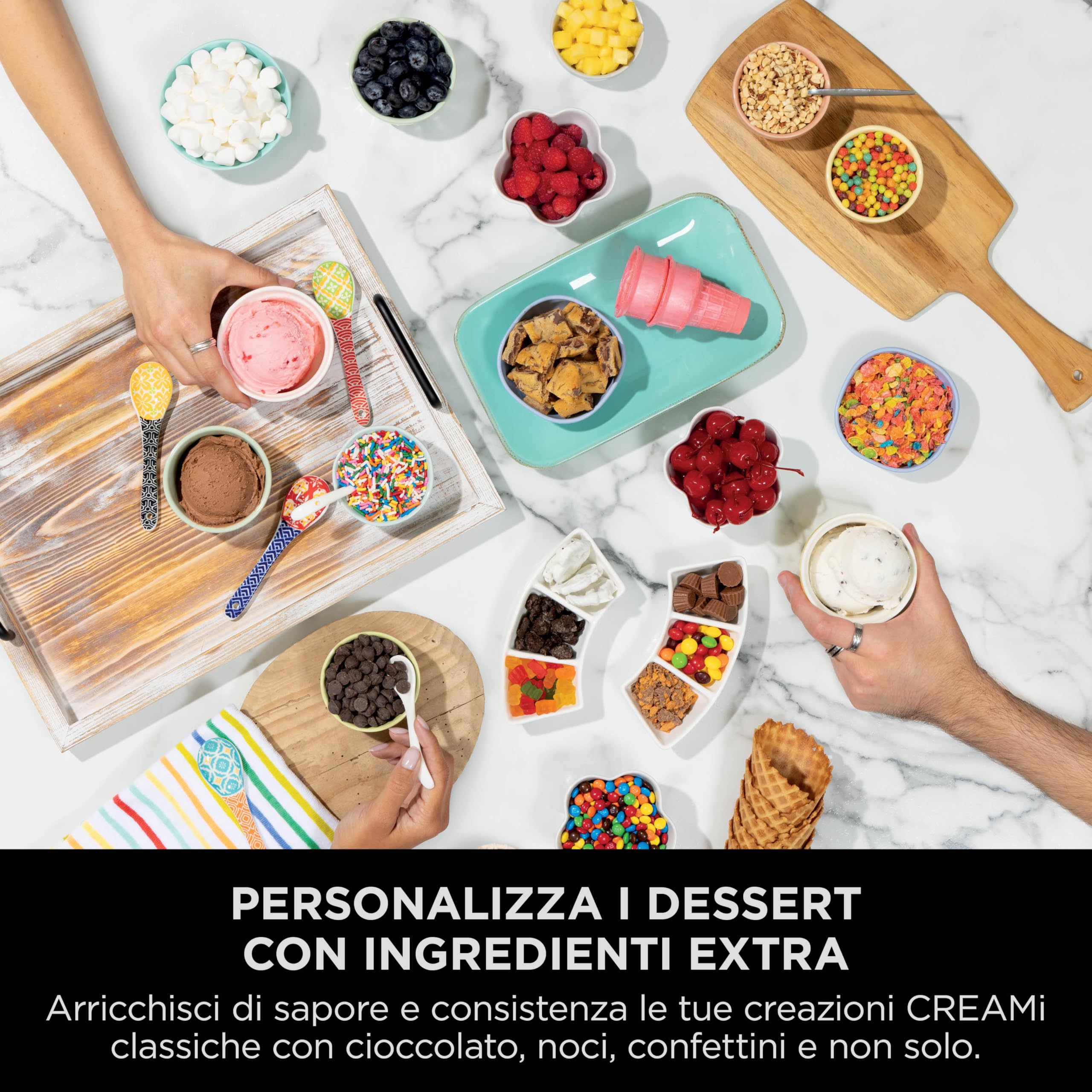 Ninja CREAMi Scoop & Swirl, Gelatiera con 2 vasetti, gelatiera 13 funzioni, gelato alla spina, gelato artigianale, sorbetto, opzione Extra, argento platino, NC701EU