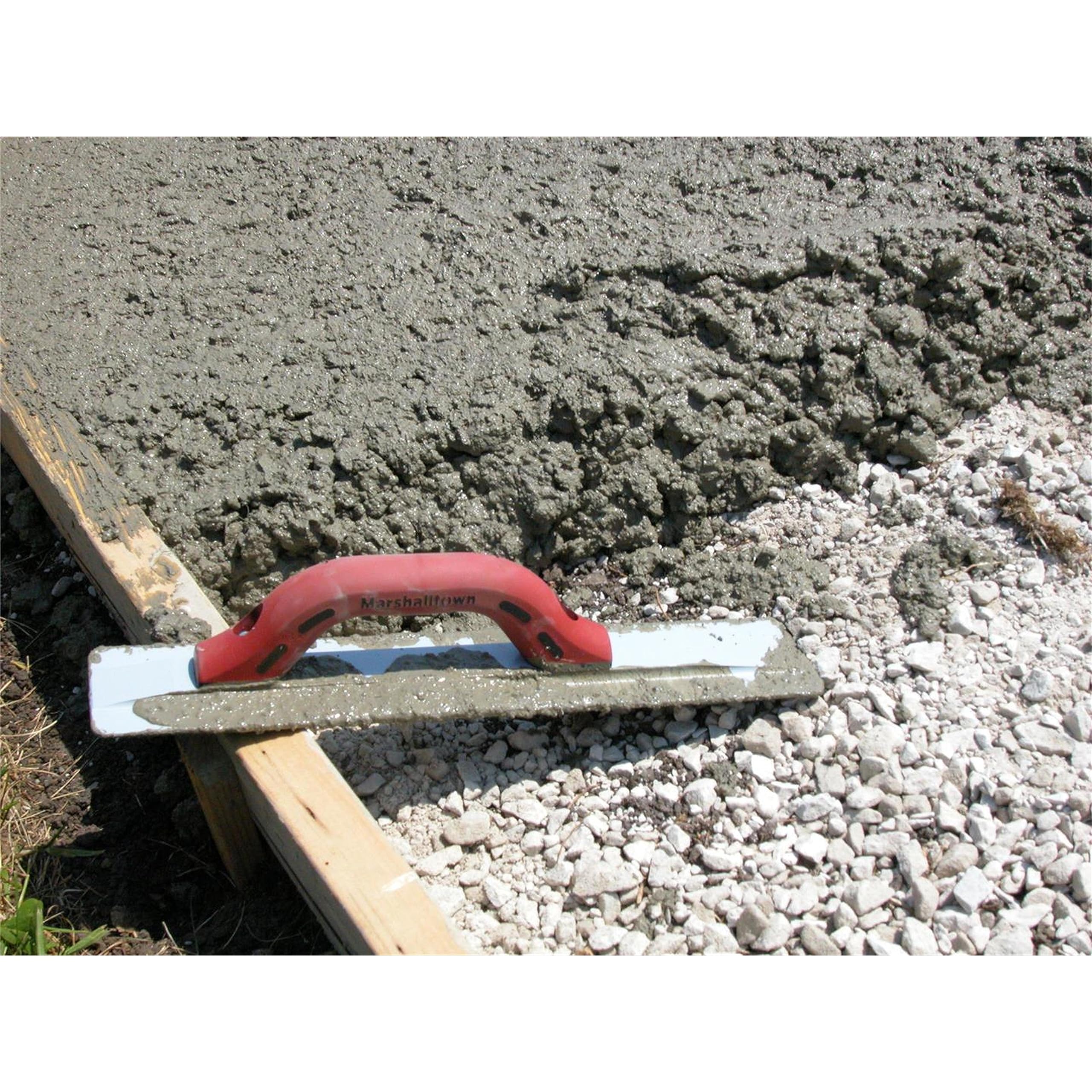 Raddrizzatrice a mano Marshalltown con impugnatura Durasoft, in magnesio, per pavimento e calcestruzzo, dimensioni della raddrizzatrice: 305x79 mm