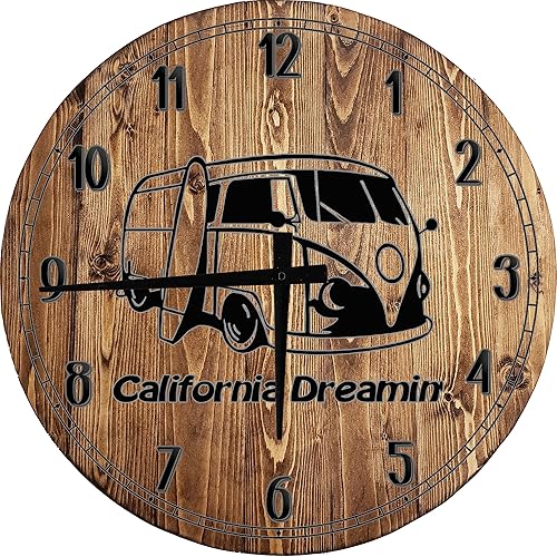 CAPS SUPPLY .COM California Dreamin VW Bus Surfing - Reloj de pared redondo grande de madera, decoración pequeña, 10 pulgadas, arte de pared marrón