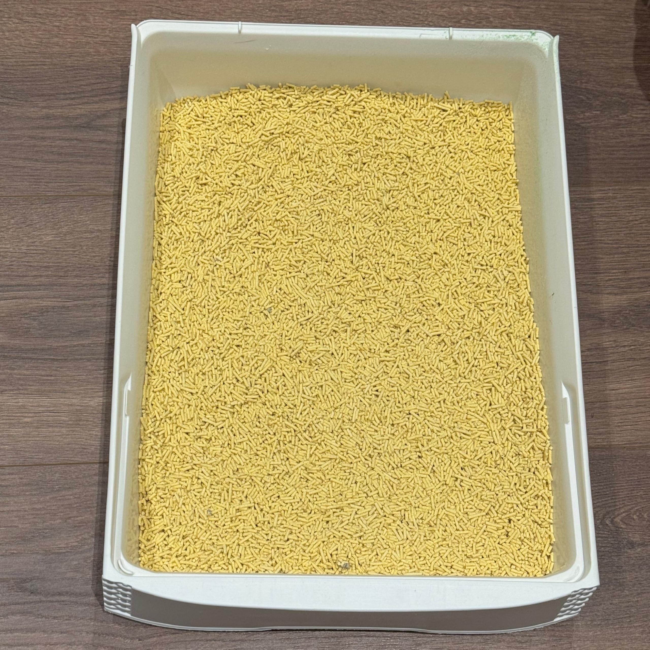 Maisstreu Katzenstreu 30 kg (10 Säcke je 3 kg), 80 L – 100% natürlich & biologisch abbaubar – klumpend, staubfrei & geruchsneutral – nachhaltige Katzenstreu aus Maisfasern. (30 kg)