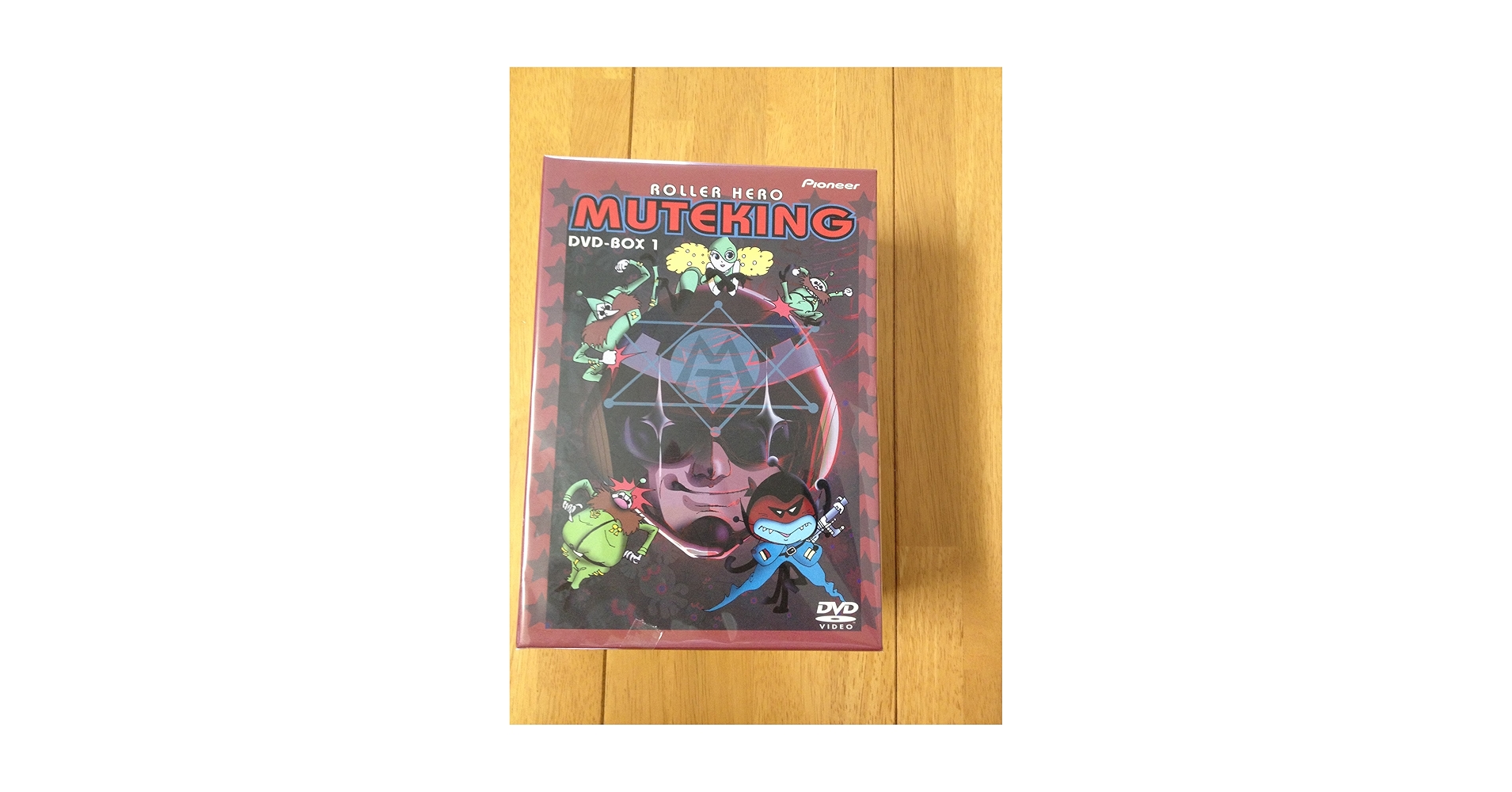 とんでも戦士ムテキング DVD-BOX 初回生産版 全2巻　おまけ付 Amazon.co.jp: 「とんでも戦士ムテキング」ムテキンプライス DVD