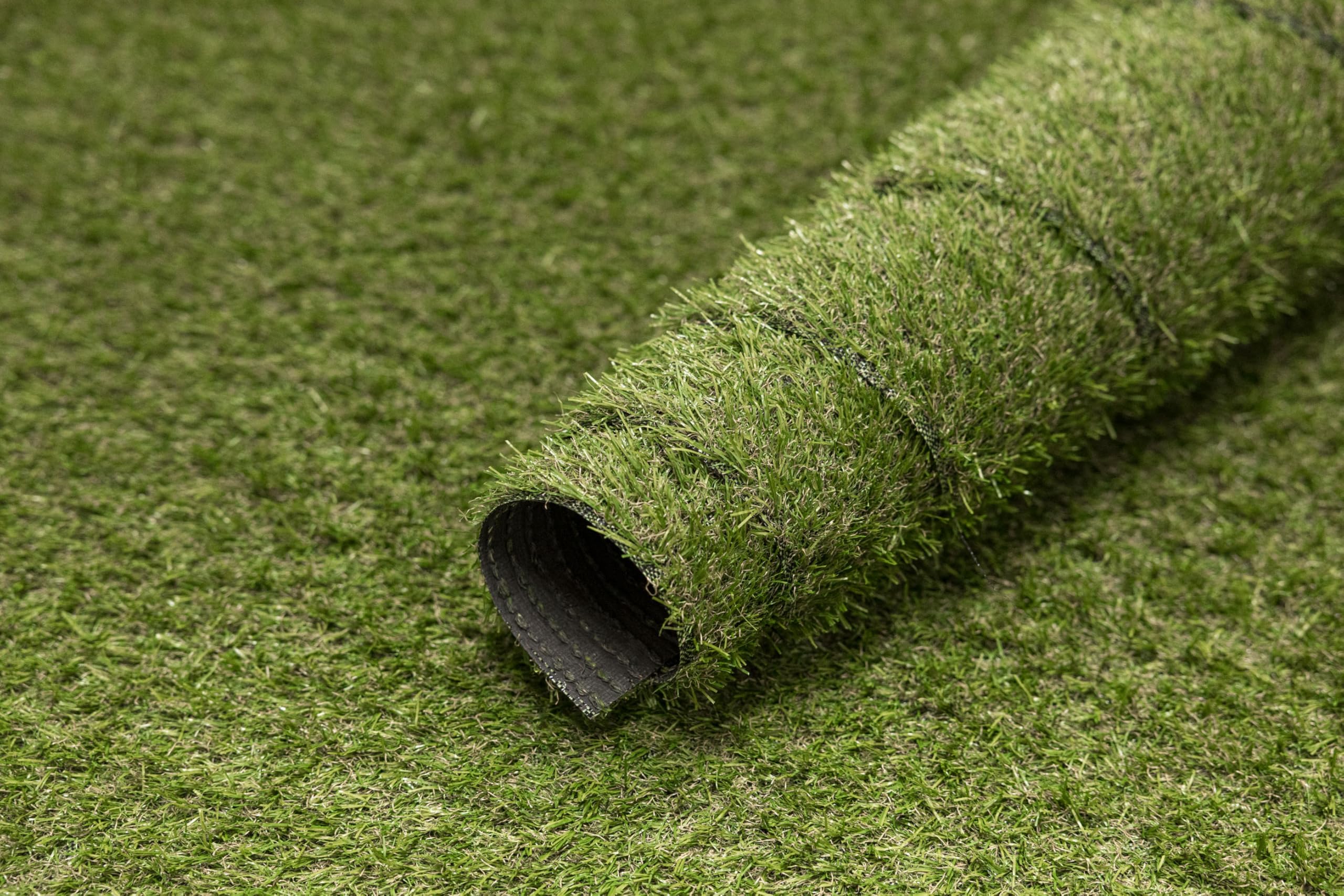 Kunstrasen AIMSLEY 21mm 300x500 cm Kunstrasen für Balkon, Terrasse, Garten, Poolbereich, weich Wasserdurchlässig Grün Artificial Grass, Outdoor Kunstrasen Rollrasen mit Meterware, Rasenteppich