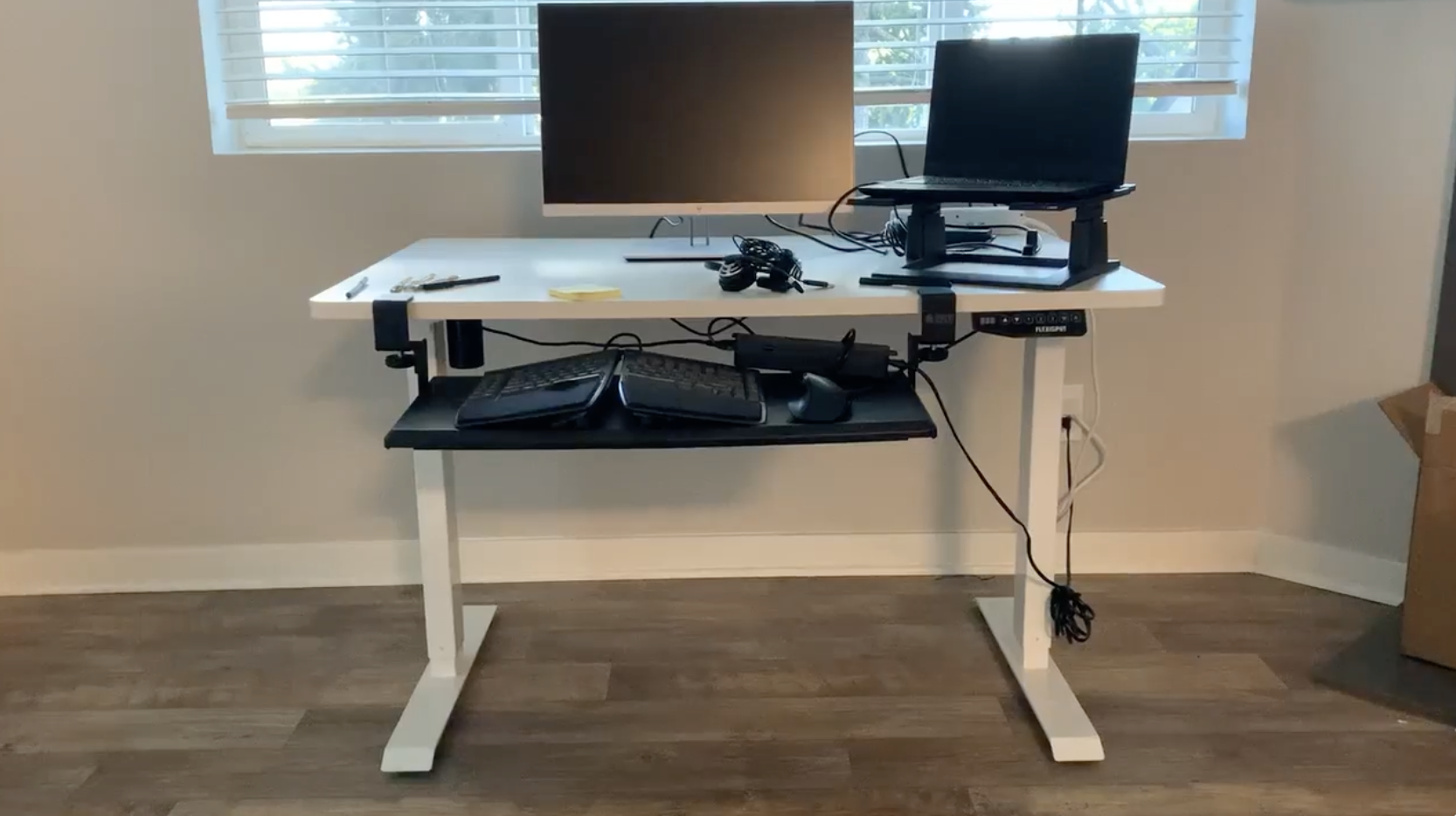 Watch Love My Flexispot E8 Dual Motor 3 Stages Standing Desk on 