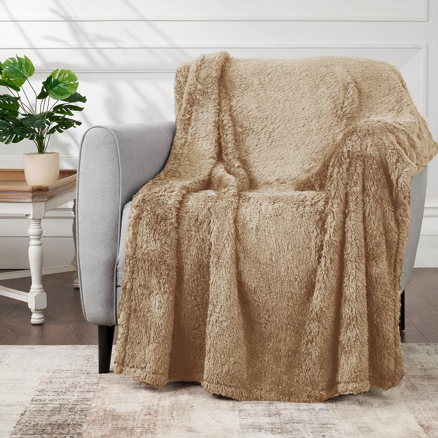 Cozy Chenille Sherpa Throw Blanket - Soft, Plush, Fluffy Sofa and Bed Throw, Great Gift for Women, Teens - All Season Home Décor (Light Brown, 66" x 90")