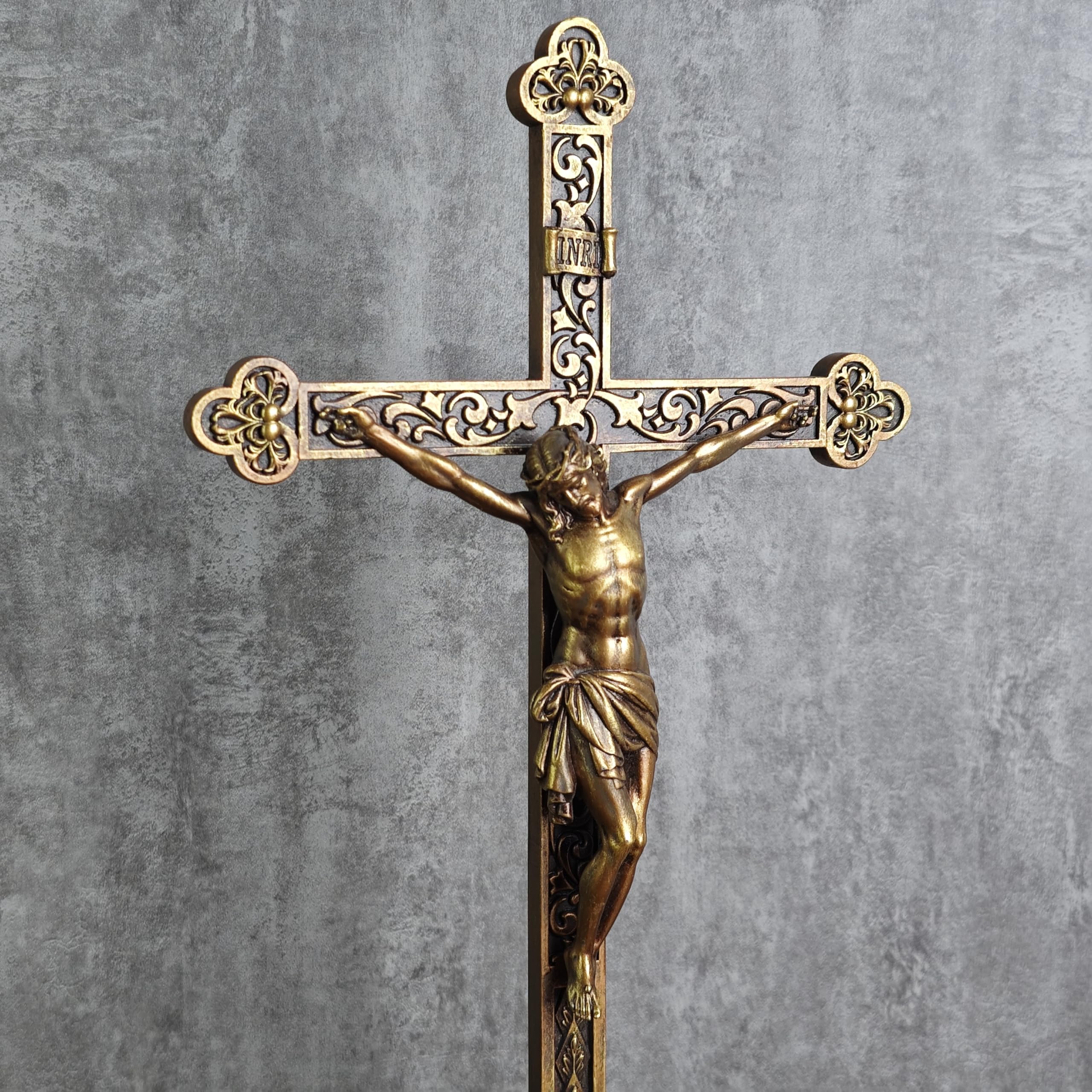 BC BUILDCLASSIC Crucifix sur pied croix religieuse peinte à la main or vintage 37,5 cm