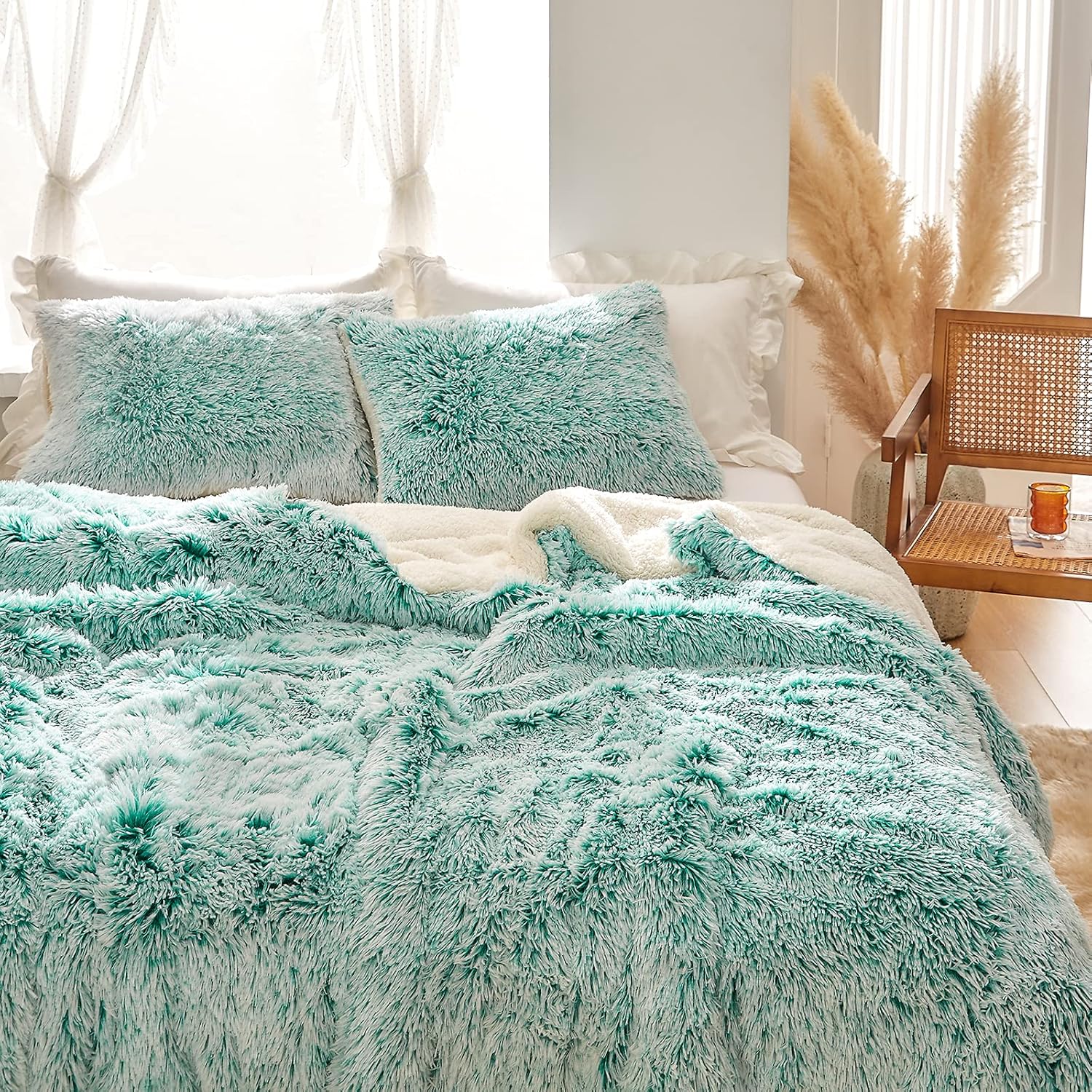 Joyreap 3-Piece Plush Shaggy Comforter Set, Twin Size Luxury Faux Fur Sherpa Reversible Bedding Comforter Set, Ultra Cozy Warm Fluffy Bedding Set for Winter (Aqua Green n White, 68x86 inches)