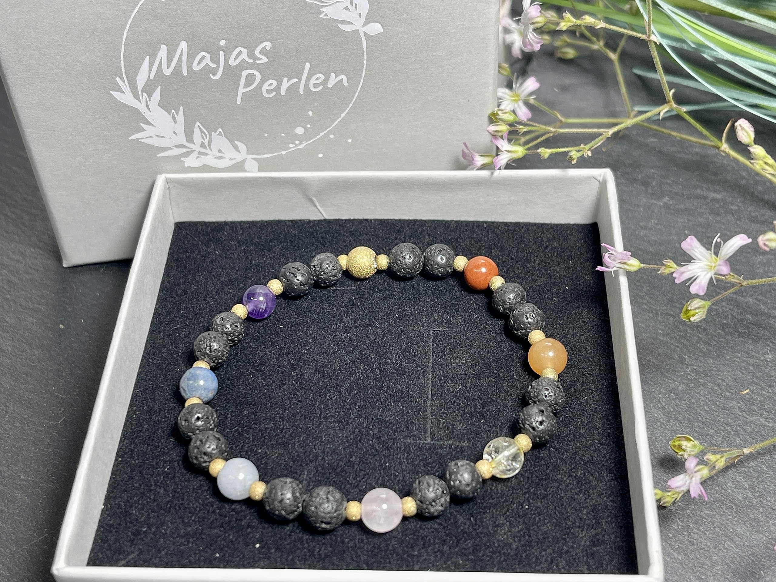 Chakra Armband Handmade mit Edelsteinen und Lava, als Duftarmband verwendbar, personalisierbar für Yoga, Harmonie und innere Ruhe