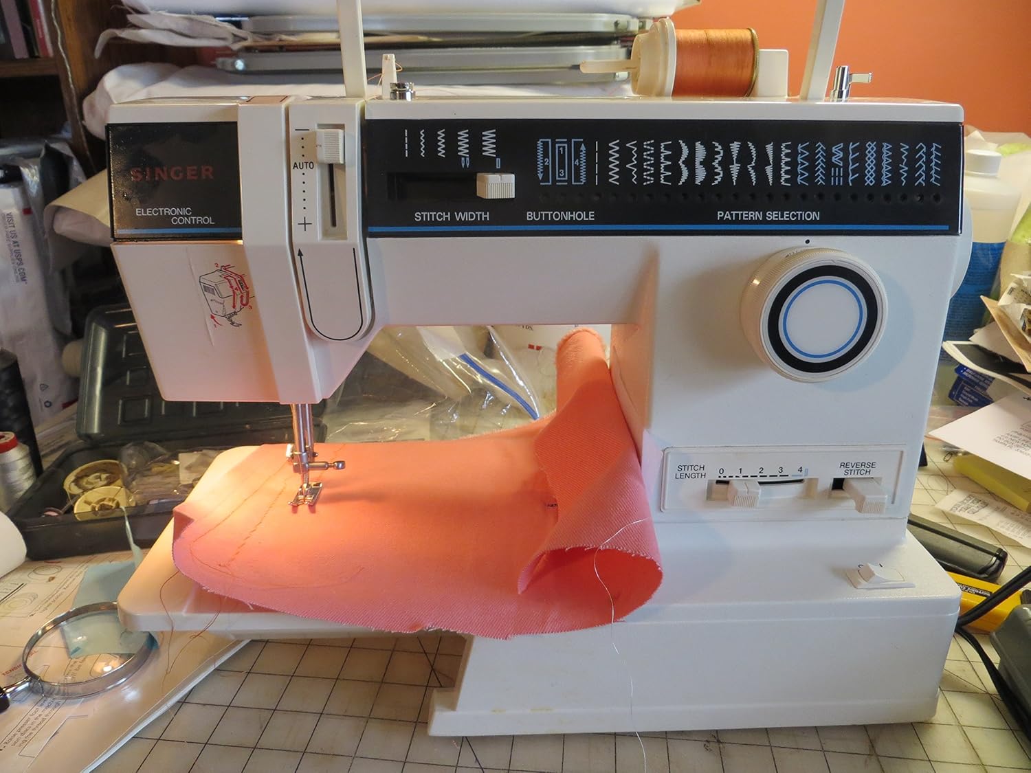 SINGER Deluxe FreeArm Sewing Machine Model 4562
