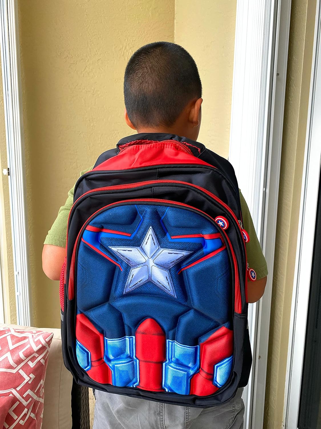 Capt America Back Pack (Black/red) Kids American Flag. (Size: 43 x 32 x 21 cm) Ecofriendly. Waterproof. Soft Foam