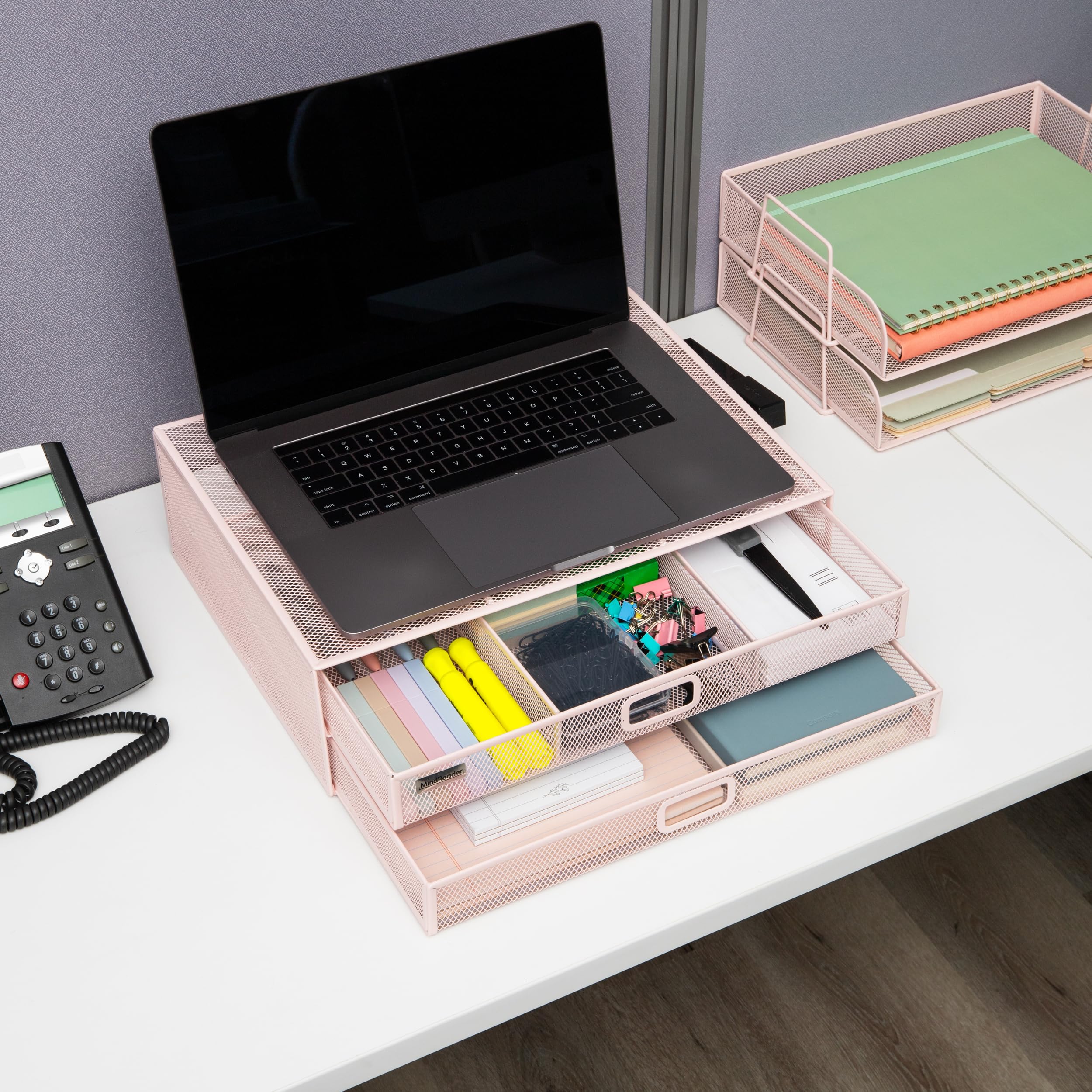 Mind Reader Supporto per monitor in rete con cassetto portaoggetti, alzata ventilata per laptop e organizer da scrivania, per ufficio, rete metallica, rosa