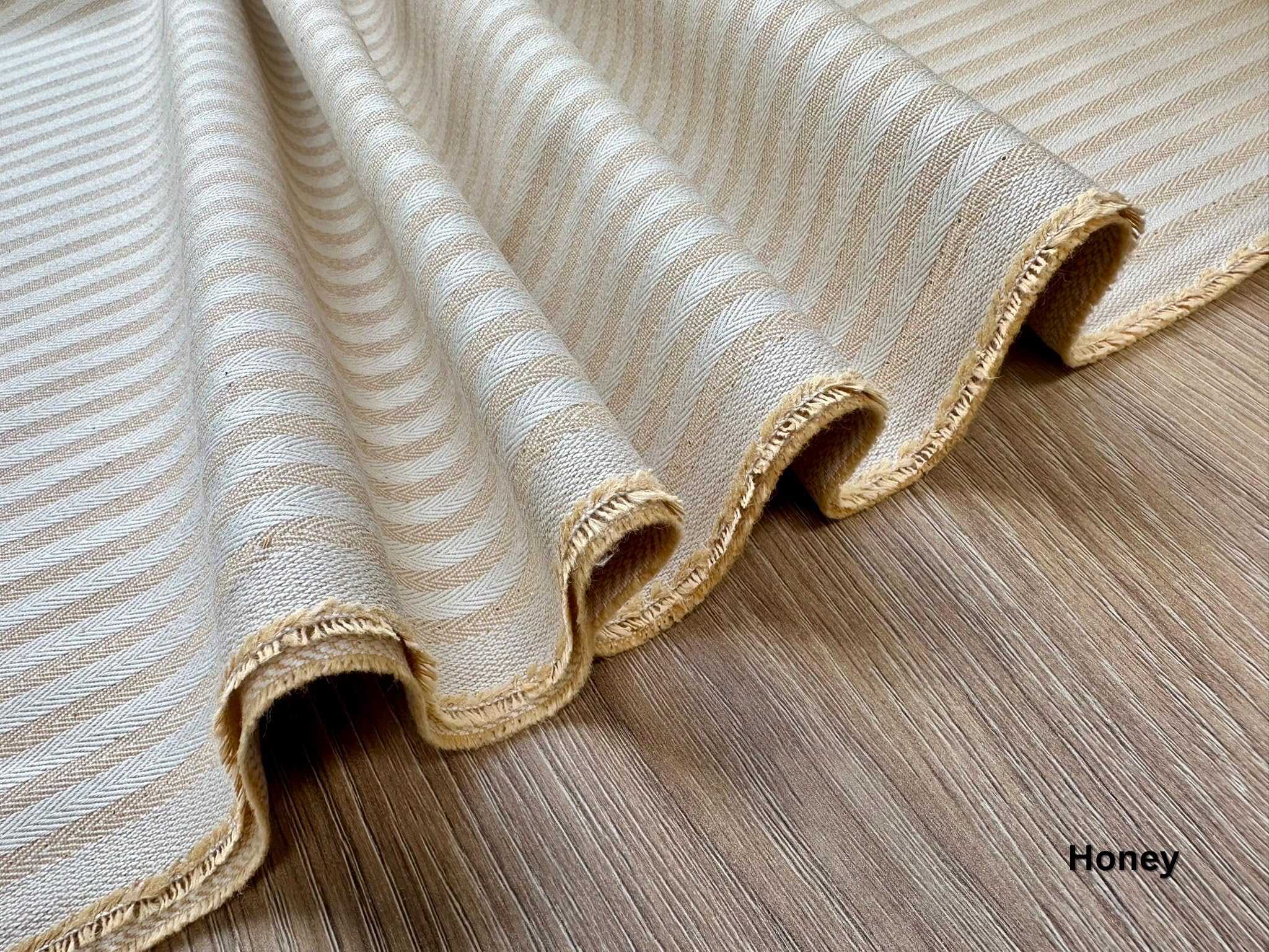 Tissu à chevrons 5 mm aspect lin effet lin rayé, lignes crème, décoration d'intérieur, couture – 328 cm extra large – Vendu au mètre – Miel