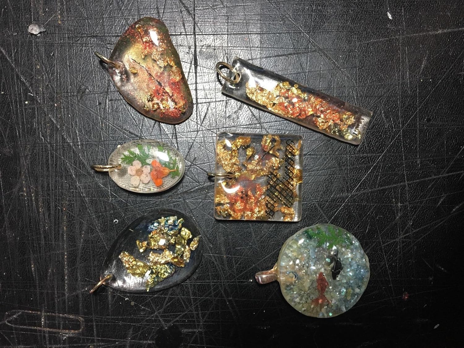 200ML Crystal Clear Transparent UV Epoxy Resin with 13 Liquid Color Dyes Pigment 12 Glitter Sequins with Compact Mini UV Lamp + Curved Pointed Tweezers, Jewelry Making Resin Crafts Kit