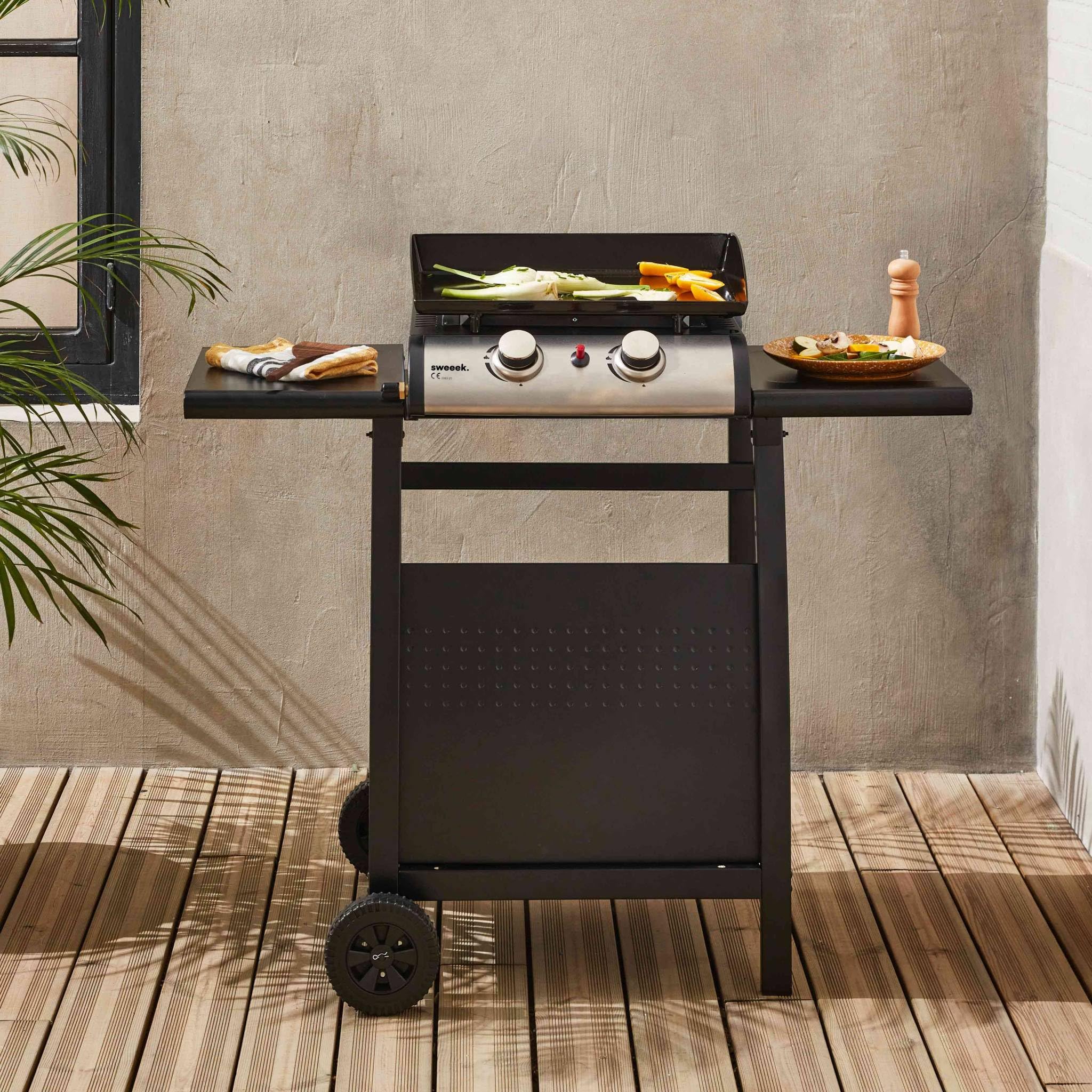 Alice's Garden - Plancha au gaz 2 brûleurs sur Chariot - Porthos - 5kW. plancha à gaz avec desserte Cuisine extérieure. Plaque émaillée. INOX. Barbecue