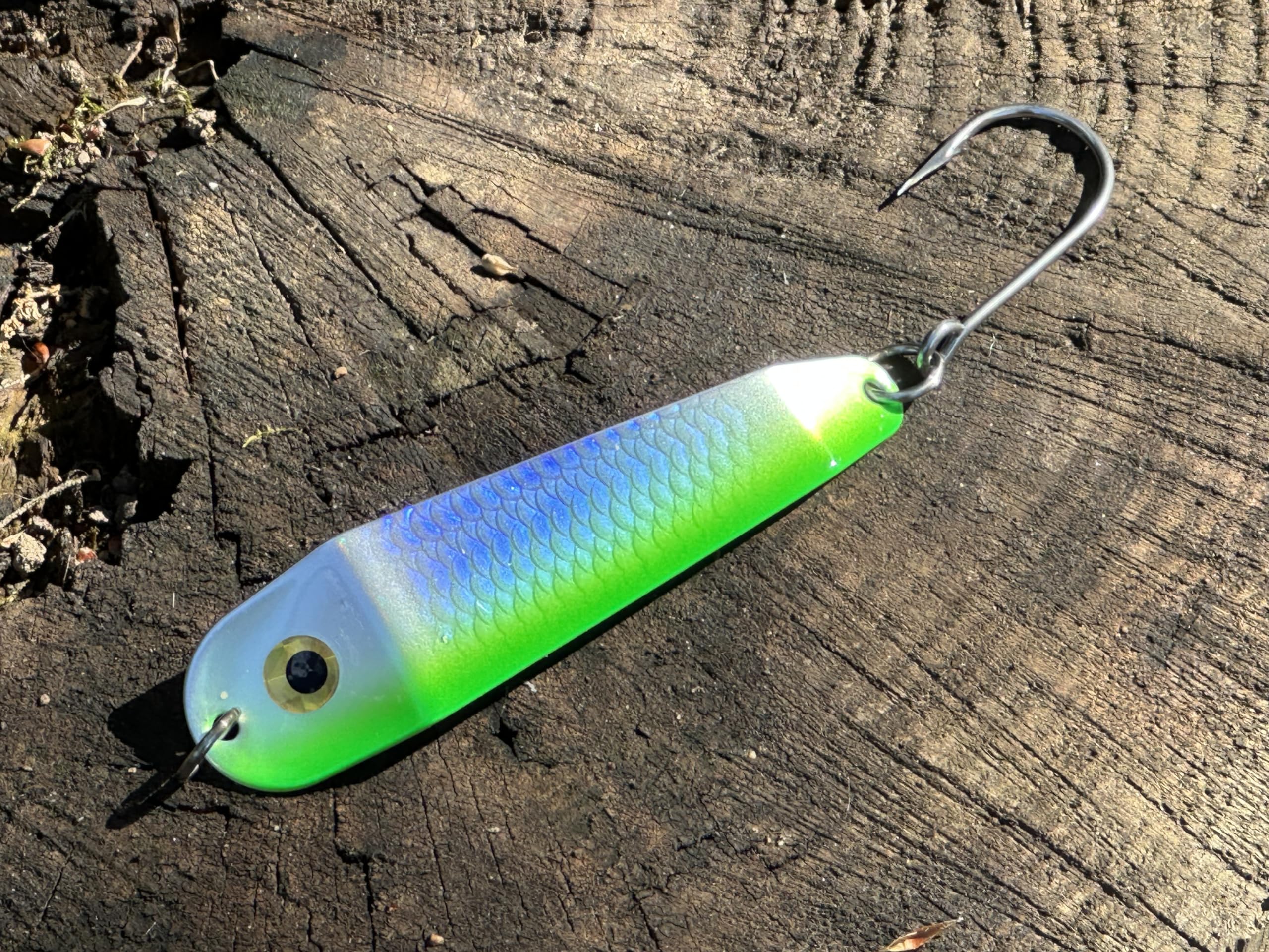 Loony Spoons Max 4er-Pack – Premium Angelköder – Lachs, Forelle, Zander – Salzwasser und Süßwasser (Grüne Hornisse, Zitronen-Limette, Heringshilfe, Dorado)