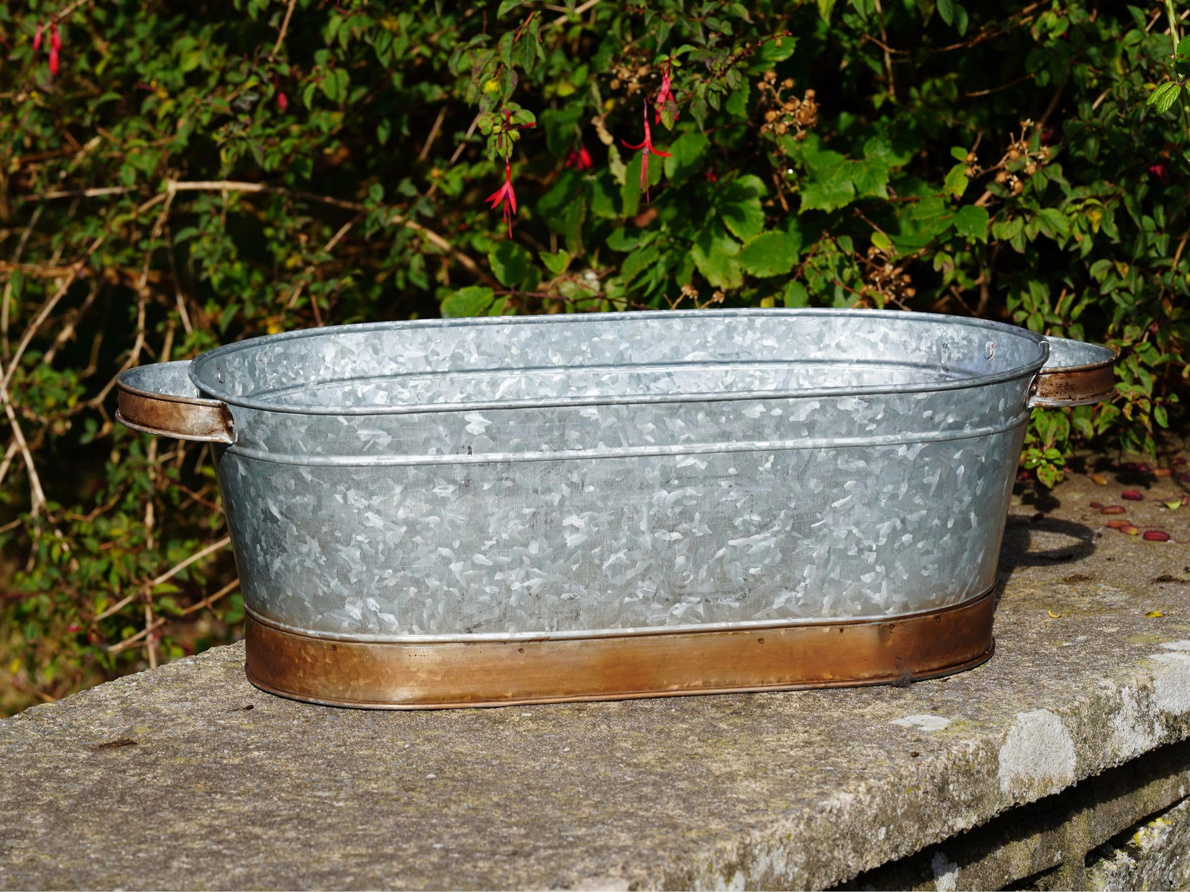 Burgess Home & Garden Grey Large Metal Trough Garden Planter With Handles Galvanised Flower Pot Outdoor Garden Home Ornament Decoration British