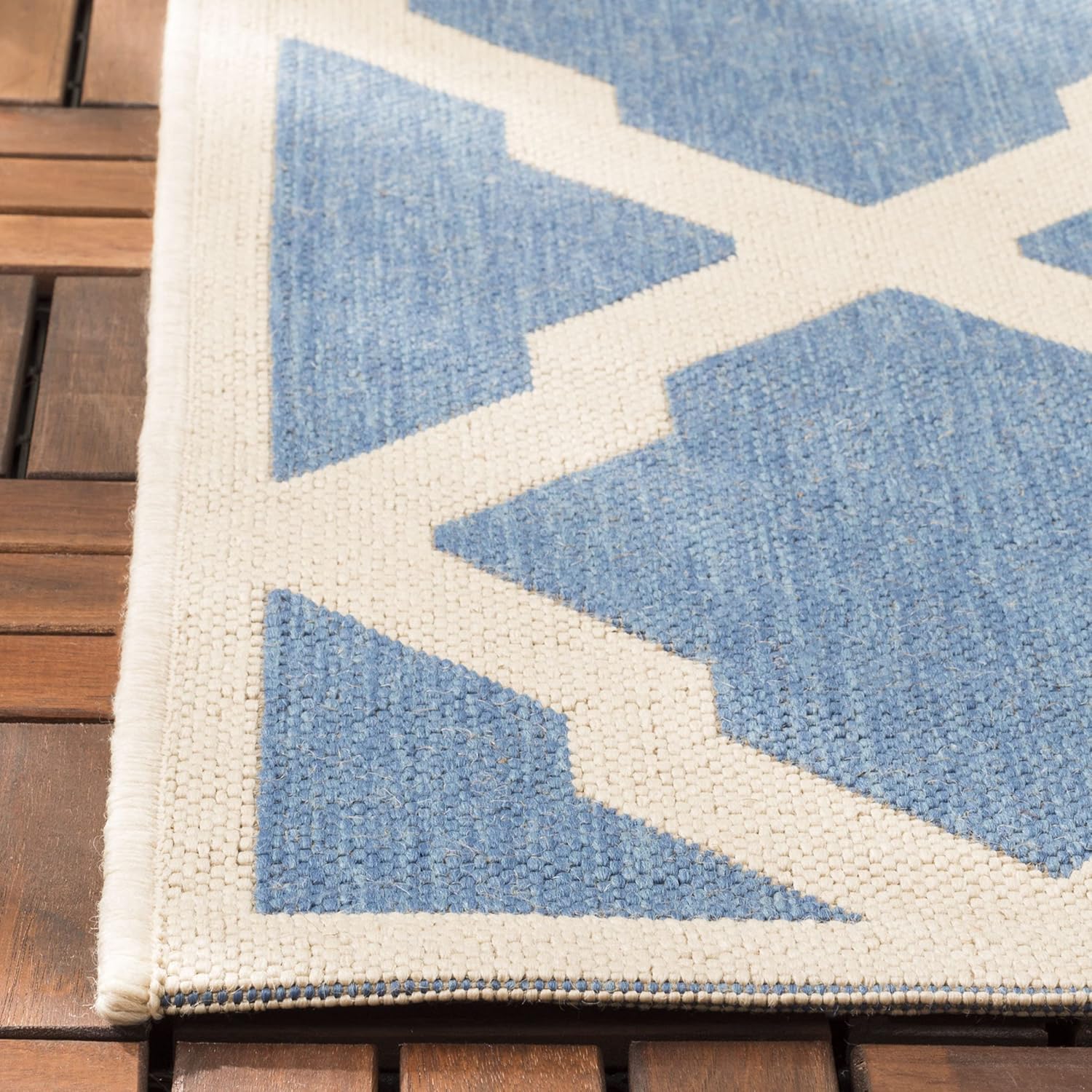 SAFAVIEH Washable Rug Outdoor Beach House Collection - 9' x 12', Blue & Cream, Non-Shedding & Easy to Clean, Ideal for Patio, Backyard, Mudroom (BHS122M)