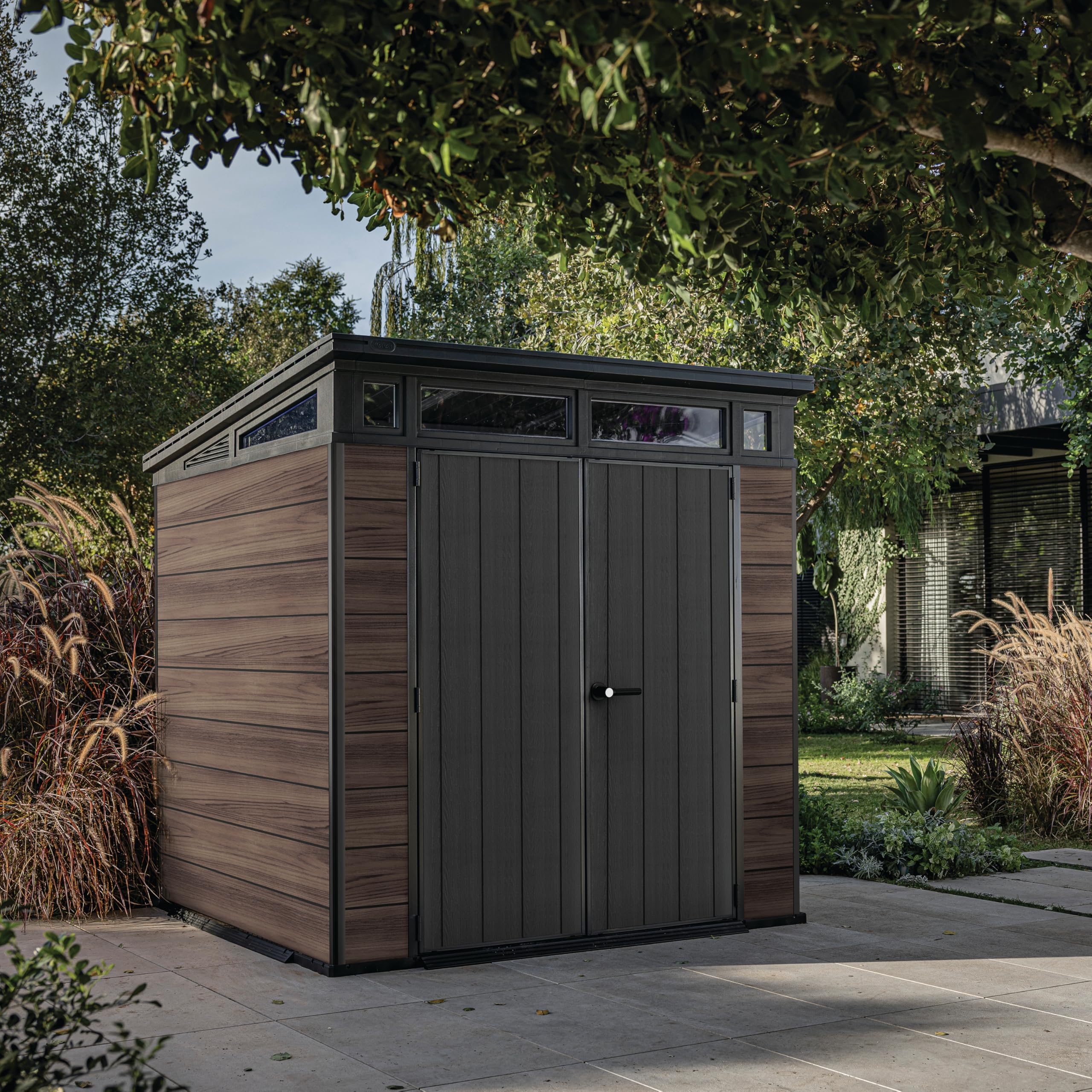 Keter Signature Rosewood 7x7 - Caseta Jardin, 216x218x226 cm y 4,7 m2, Suelo, Sistema de ventilación, Puerta, Resistente al Agua, Color Marrón