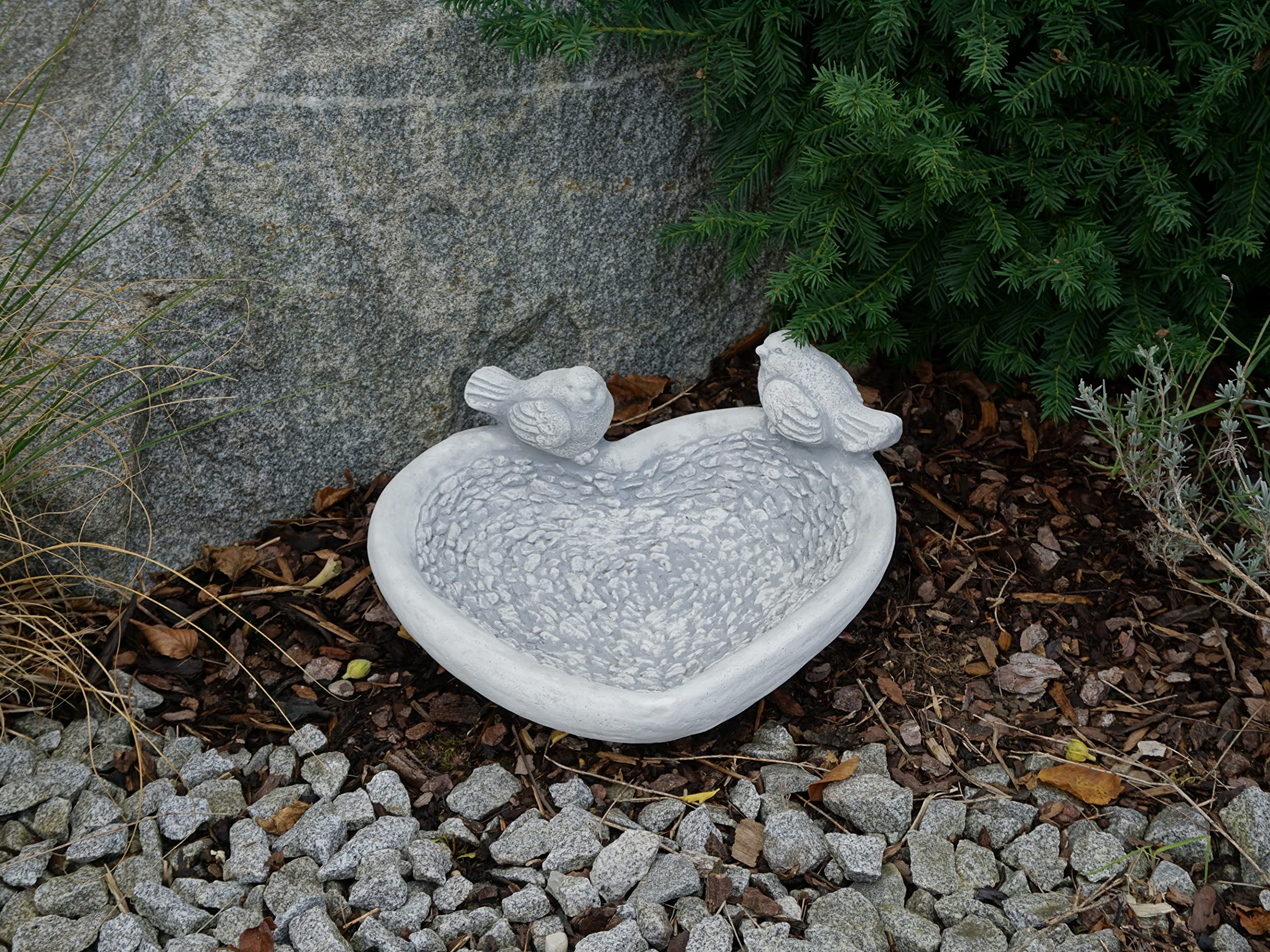 gartendekoparadies.de Vogel-Trinkschale Herz, H. 15 cm, 8 kg, Grau, frostsicher aus Steinguss für Außenbereich