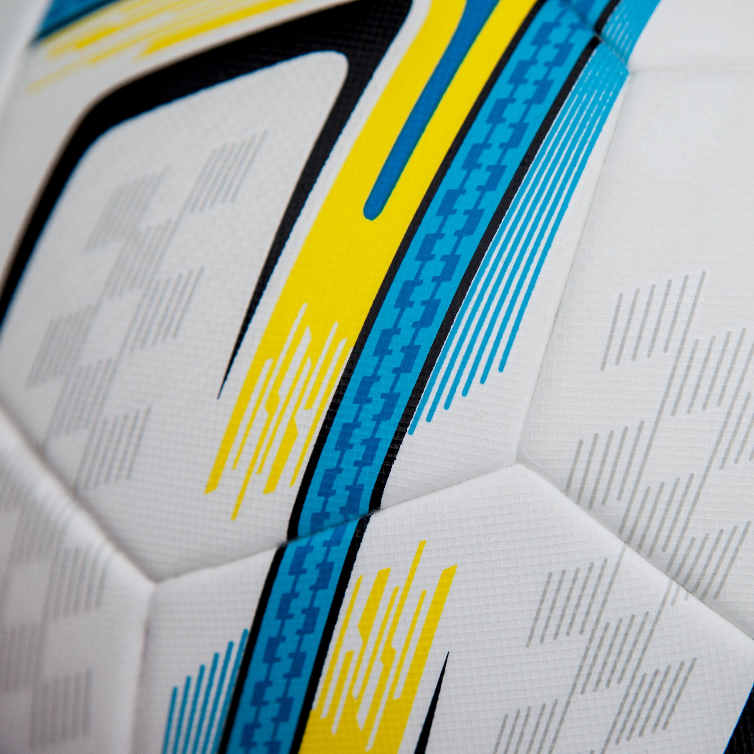 FORZA Pallone da Calcio Fusion [2018] - Perfetto per Allenamenti | qualità Premium e Composto da Materiali Resistenti | Ideale per Associazioni Sportive di Alto Livello [Net World Sports]