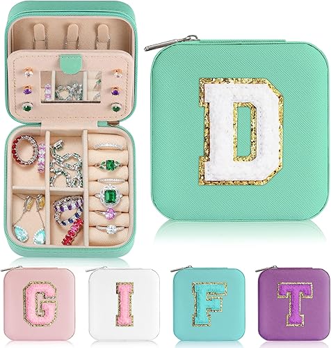 Parima Joyero con inicial para mujeres y niñas, estuche de viaje azul Parches de letras de felpilla Joyero de viaje personalizado multifuncional