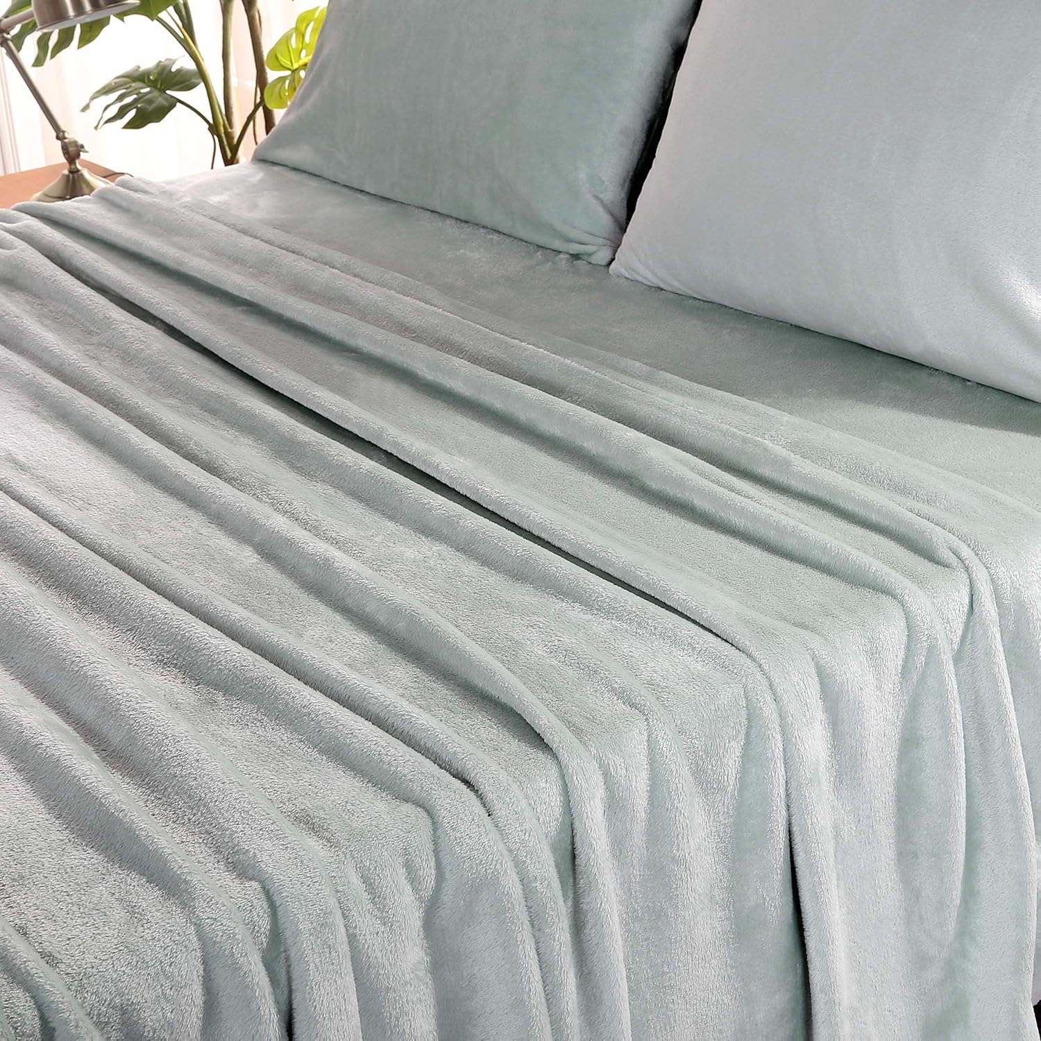 Berkshire Blanket VelvetLoft Sheet Set | Super Soft, Cozy Plush Sheets | Light Blue | Queen (96" x 100")