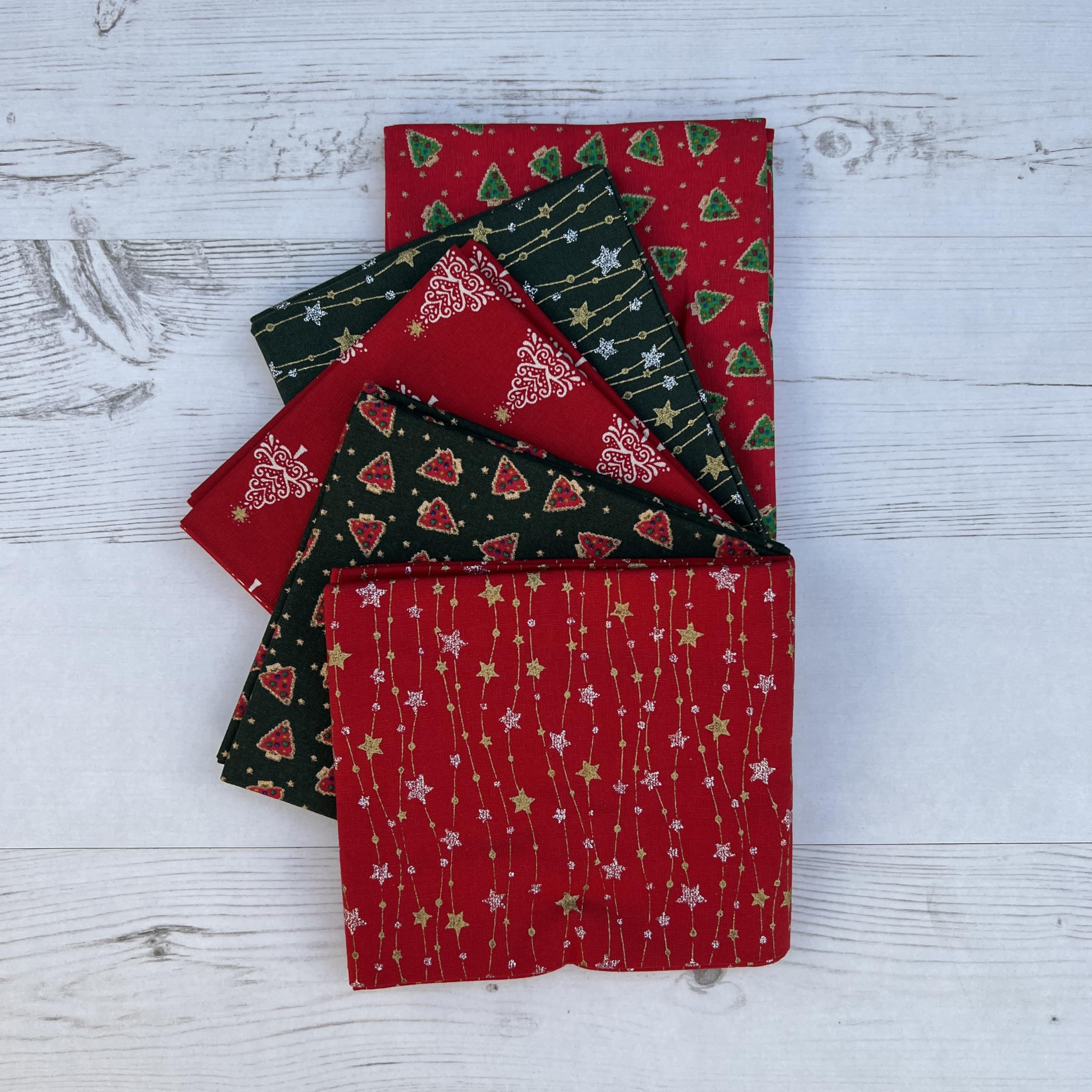 100% Cotton Christmas Xmas 5 Pack Fat Quarter Fabric Bundle for Patchwork Quilting Sewing Crafts | 19" x 20" (50cm x 52cm) (Star Trail Red/Green)