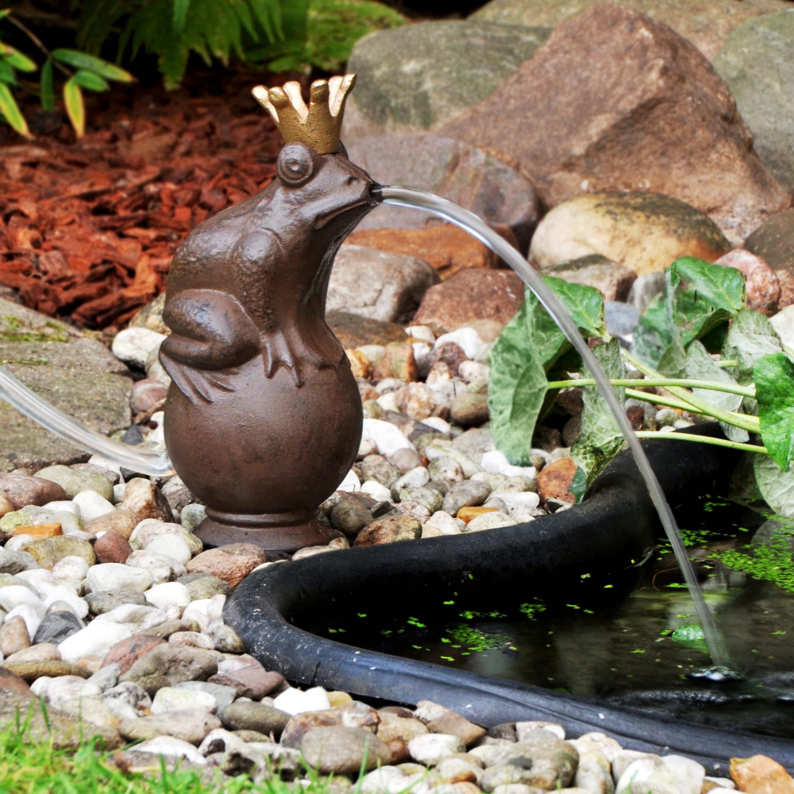 Schauer Wasserspeier Froschkönig/Frosch aus Gusseisen mit Elektro-Pumpe – Gartenfiguren für Gartenteich 22x11 cm - Frösche Deko Teichdeko Gartendeko Tiere Gartendeko Metall Teich Deko Garten
