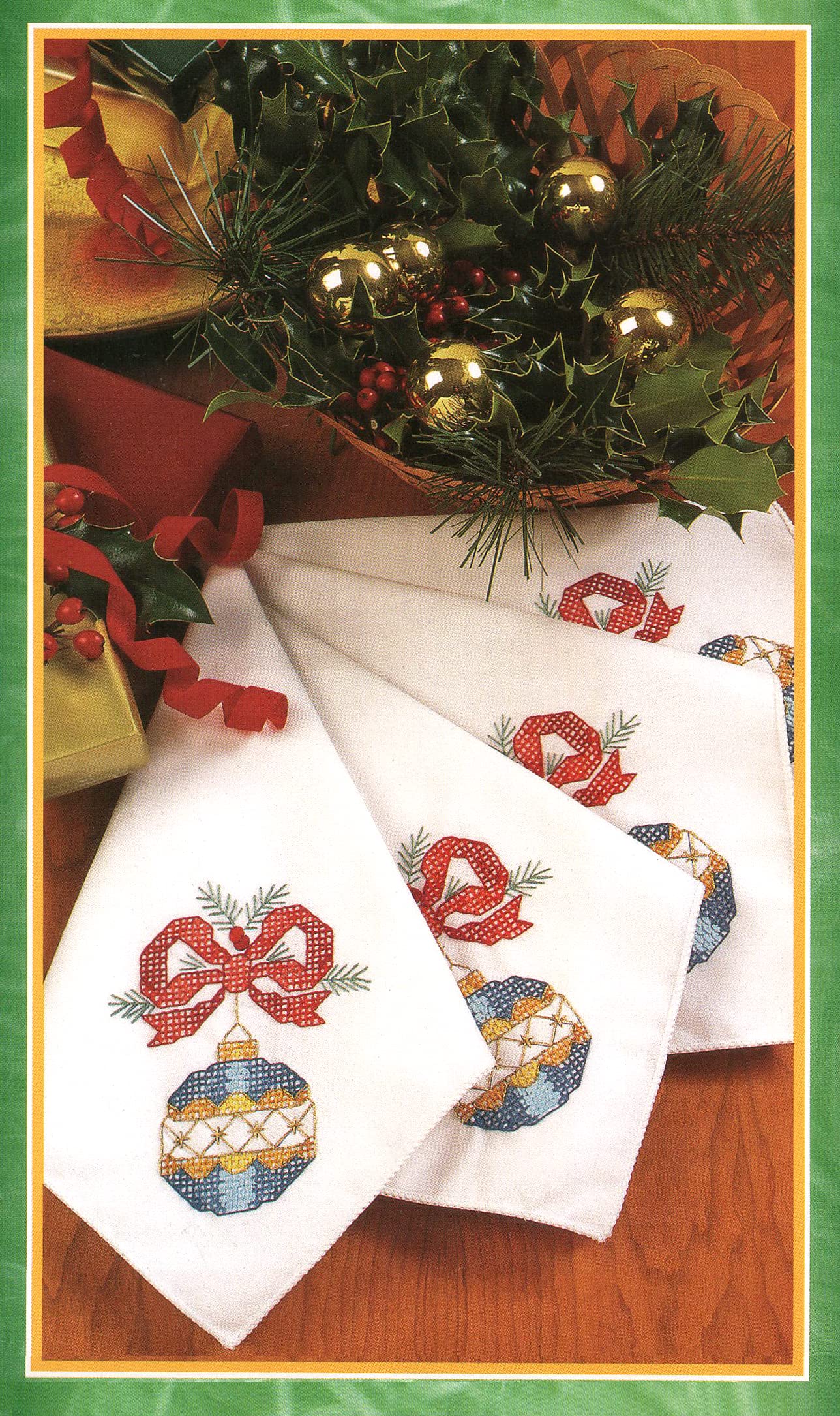Point de croix estampillé Bucilla 84282 : kit serviettes de Noël raffiné