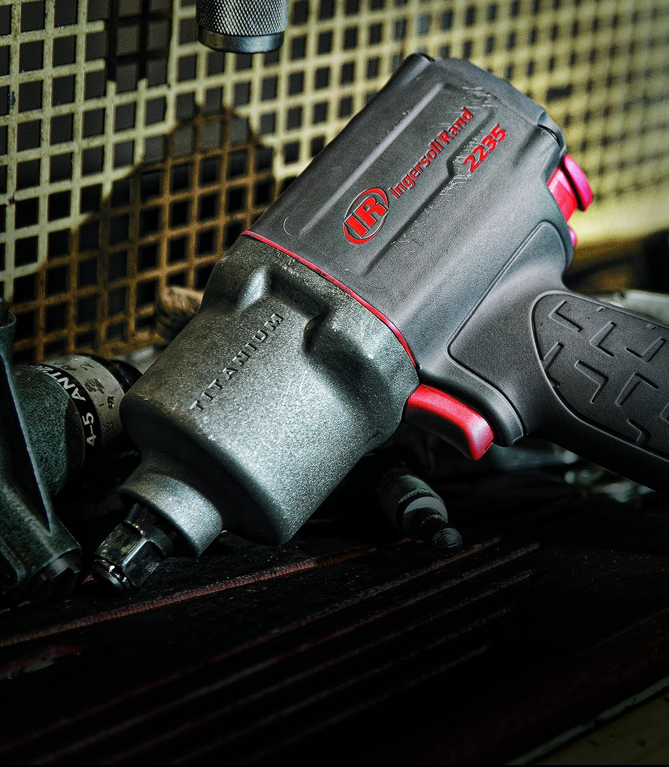 Ingersoll Rand 2235QXPA used for heavy-duty fastening