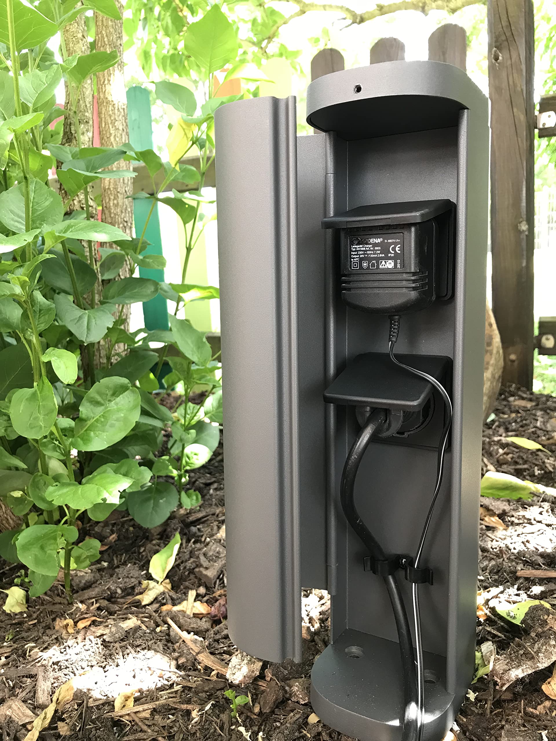 BOLD 19448 Volo Toma de Corriente de Exterior (Columna de enchufes) Antracita (2X Schuko | IP44 Torre de enchufes de Exterior| 3680 Watt | 38,5 x 13,5 x 9,5 cm | Embalaje sin plástico)