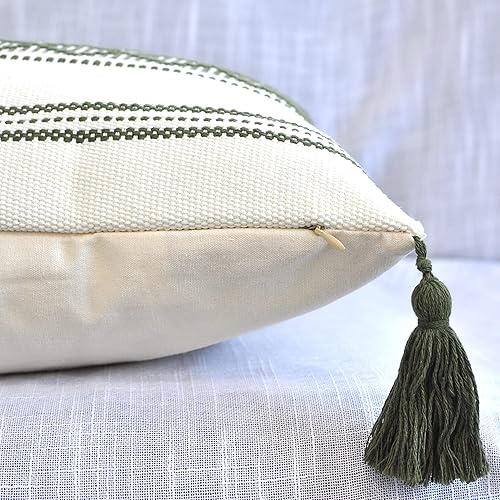 Miniatura 2 de Juego de 2 fundas de almohada geométricas a cuadros de 20 x 20 pulgadas, estilo bohemio, color verde oliva, con borlas de diseño, fundas de cojín