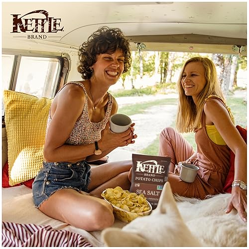 Vista 323 de Kettle Brand Papas fritas, papas fritas con ajo y parmesano, 7.5 onzas (paquete de 12)