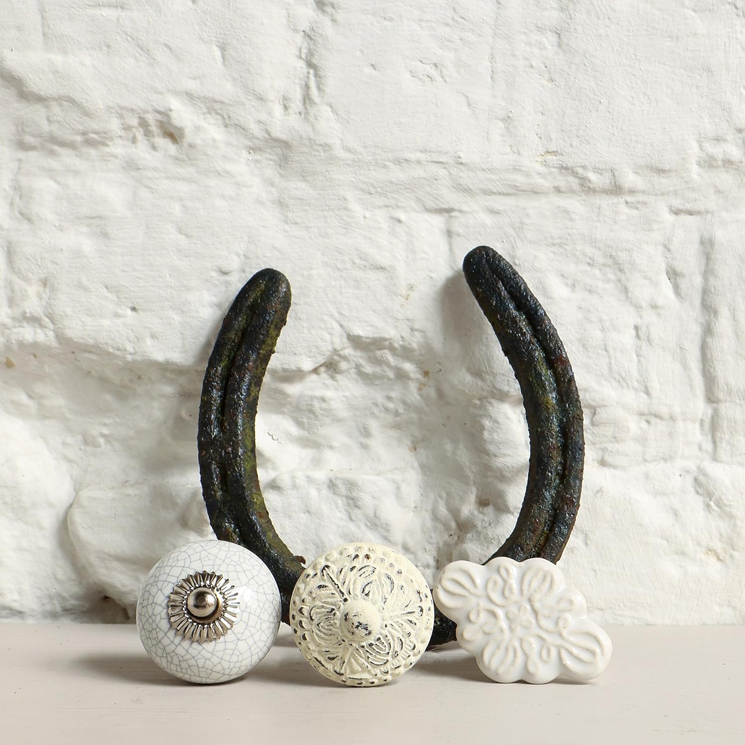 TRINCA-FERRO Set of 6 Round Crackle Off White Handmade Ceramic Knobs for Pull and Push -knobs for Dresser Drawer Decorative Knobs for Interior Exterior Cabinet | Bedroom | Bathroom | Kitchen |