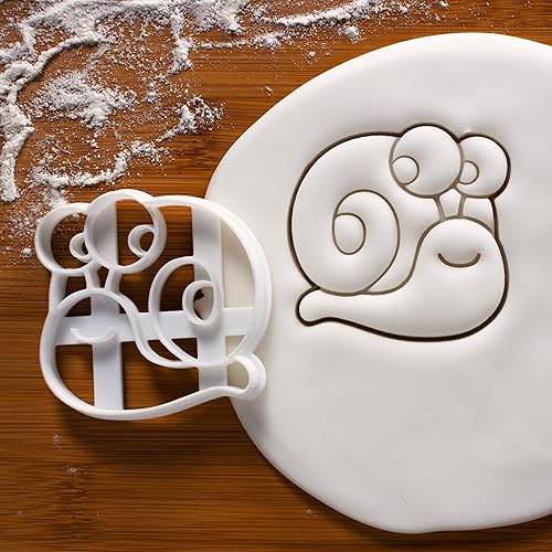 Miniatura 3 de Juego de 3 cortadores de galletas con temática caprichosa (diseños seta, caracol, y hoja de arce), 3 piezas - Bakerlogy