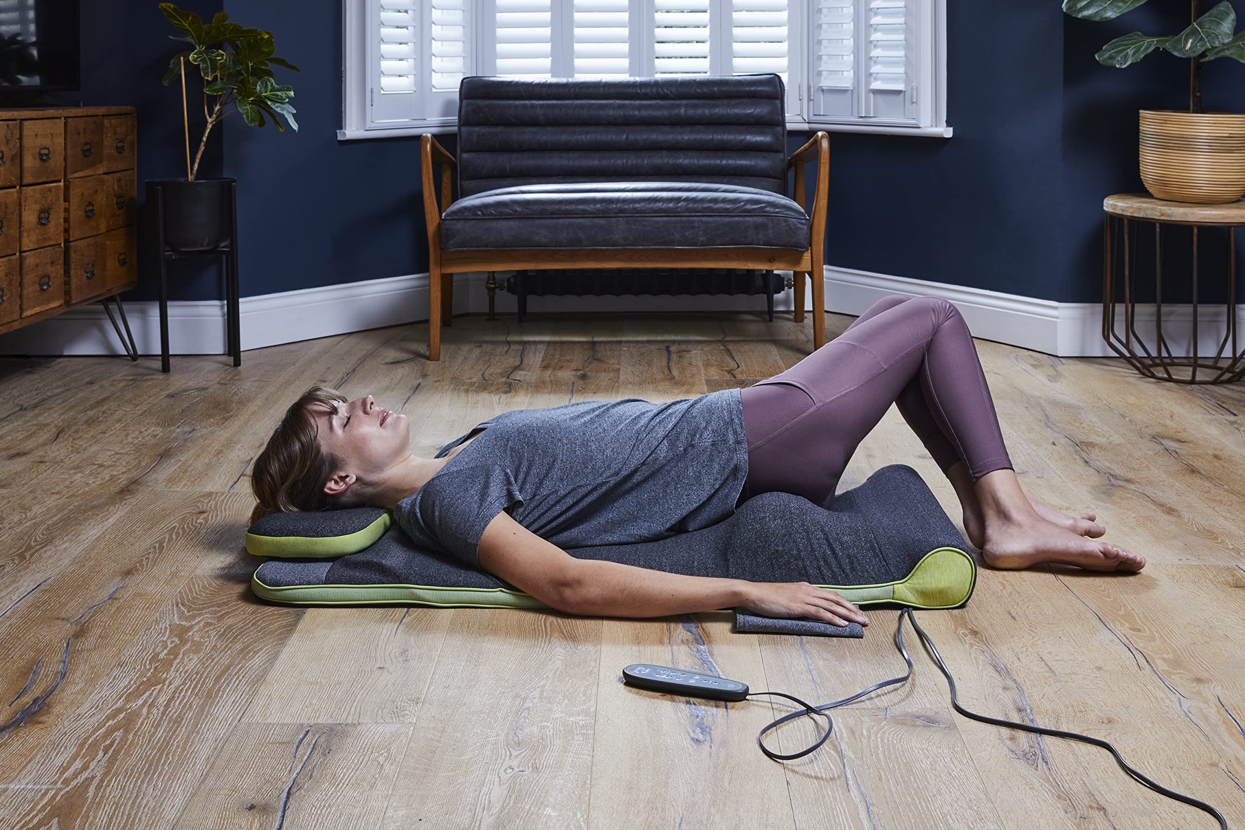 Homedics Stretch- und Wärmematte – inspiriert von Yoga, die Dehnung und Wärme hat eine Auswahl von 6 Programmen: Entwinden, Erholen, Dehnen, Drehen, Energise und Fließen.